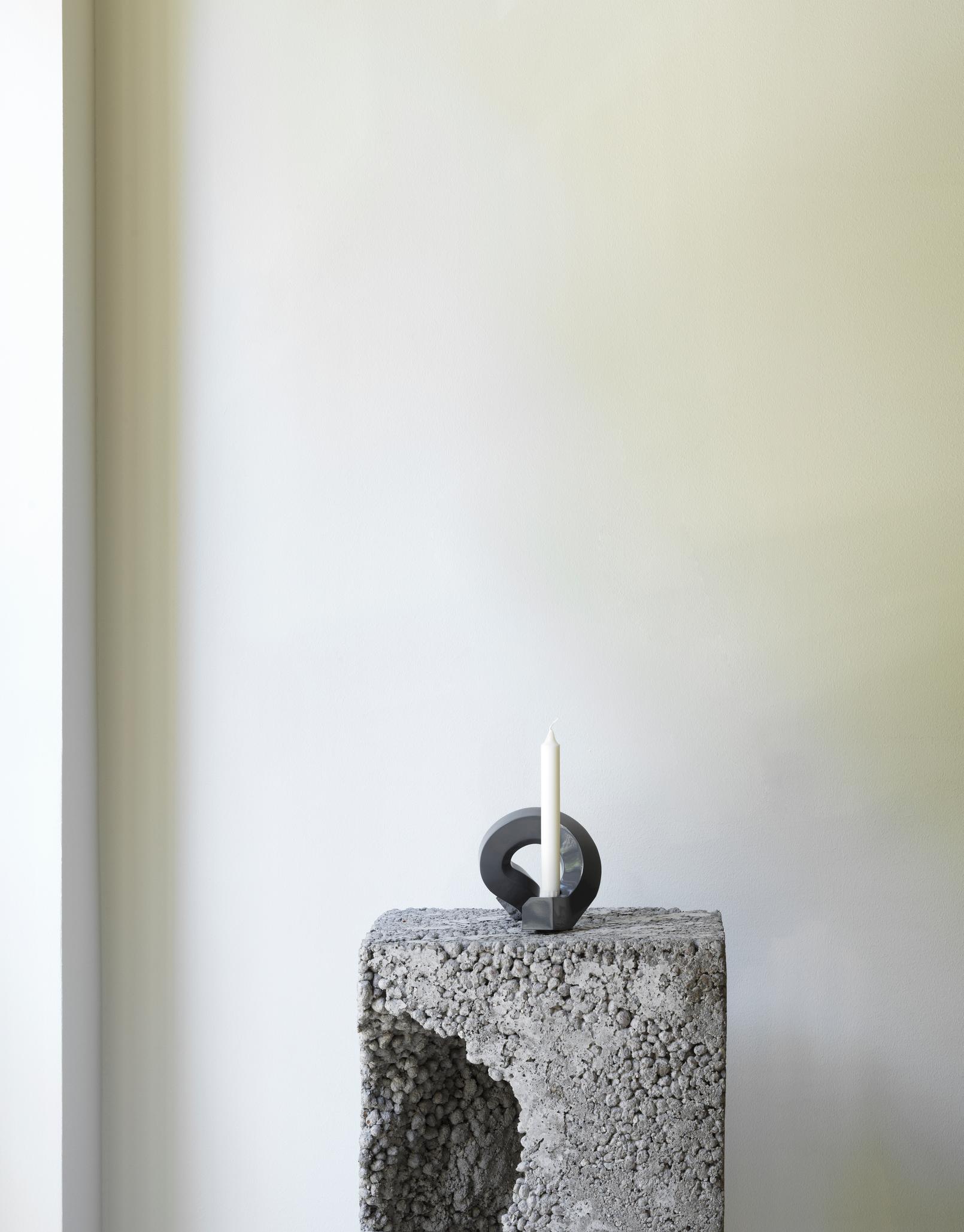 CROOKED ONE gray candlestick