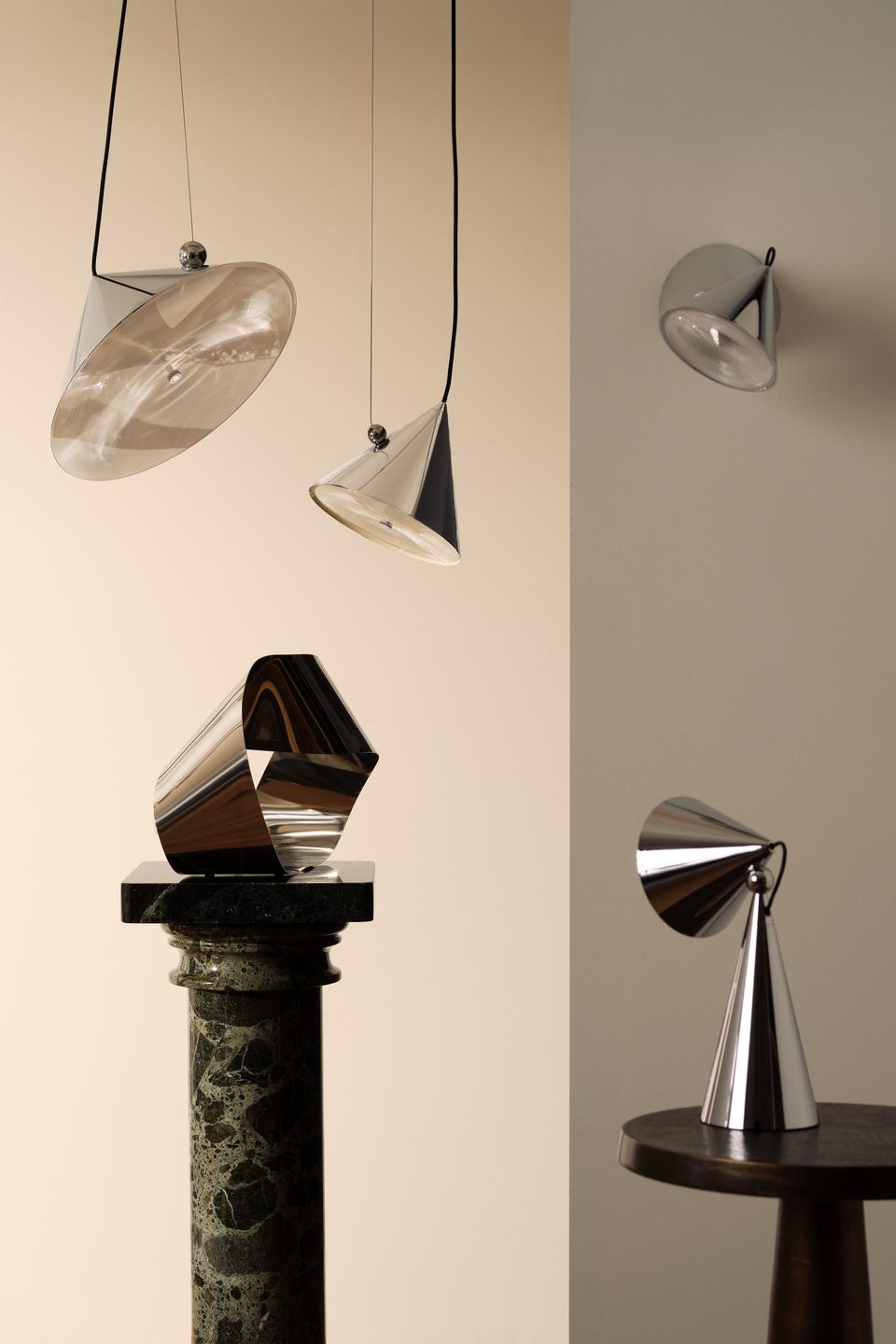 Verstelbare wandlamp POSE zilver