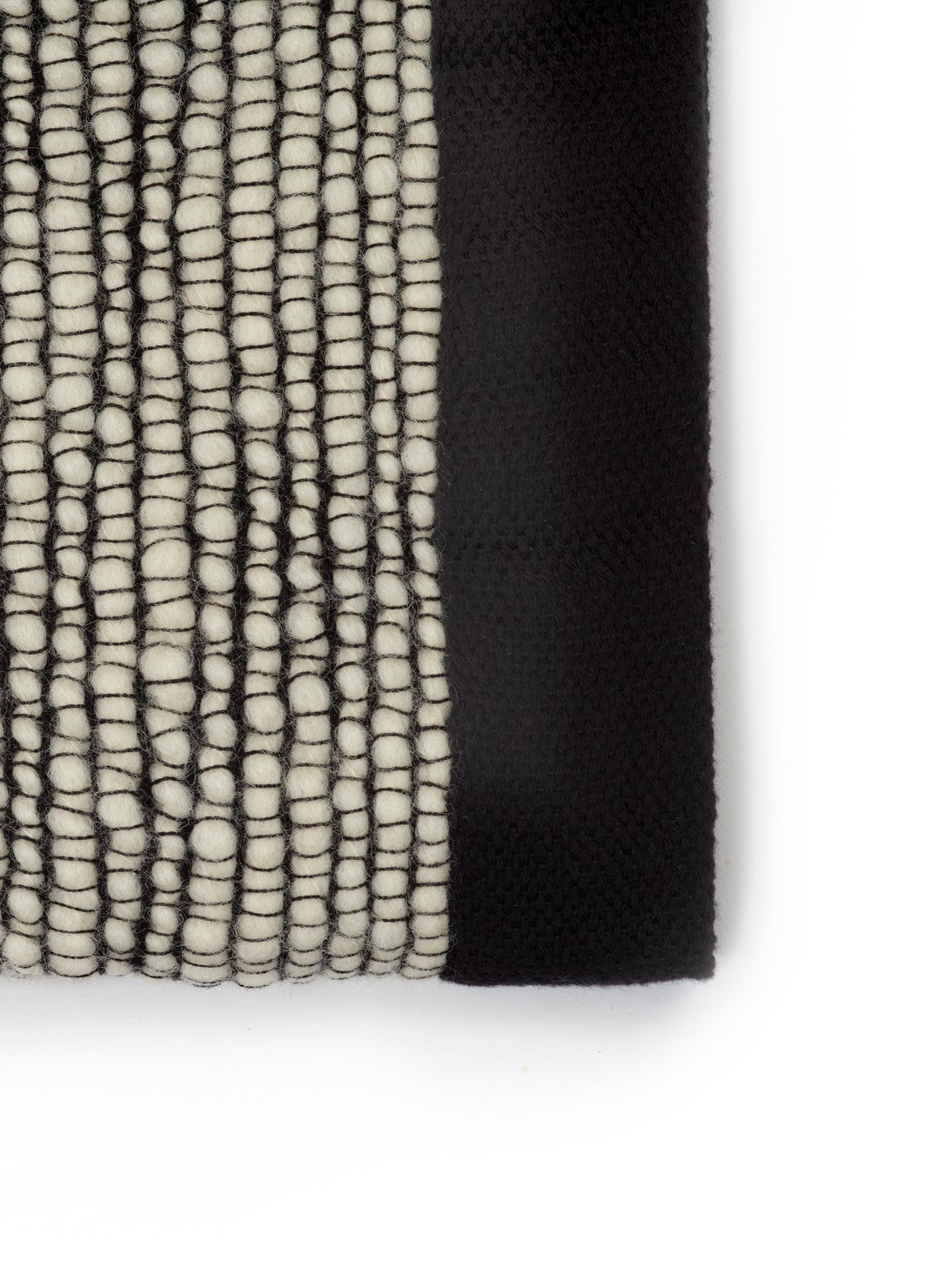 Koc THREAD crème met zwart