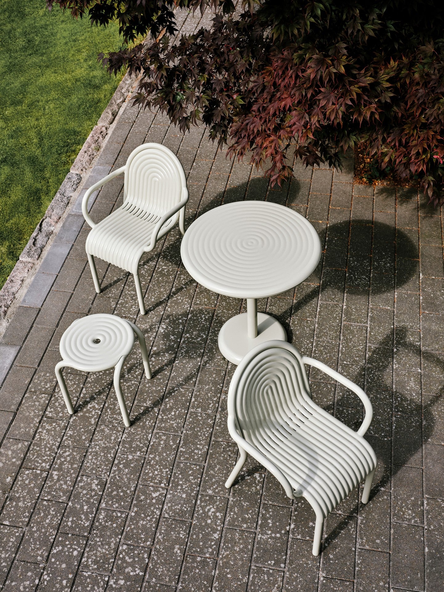 Runder Außentisch GROOVE gebrochenes Weiß