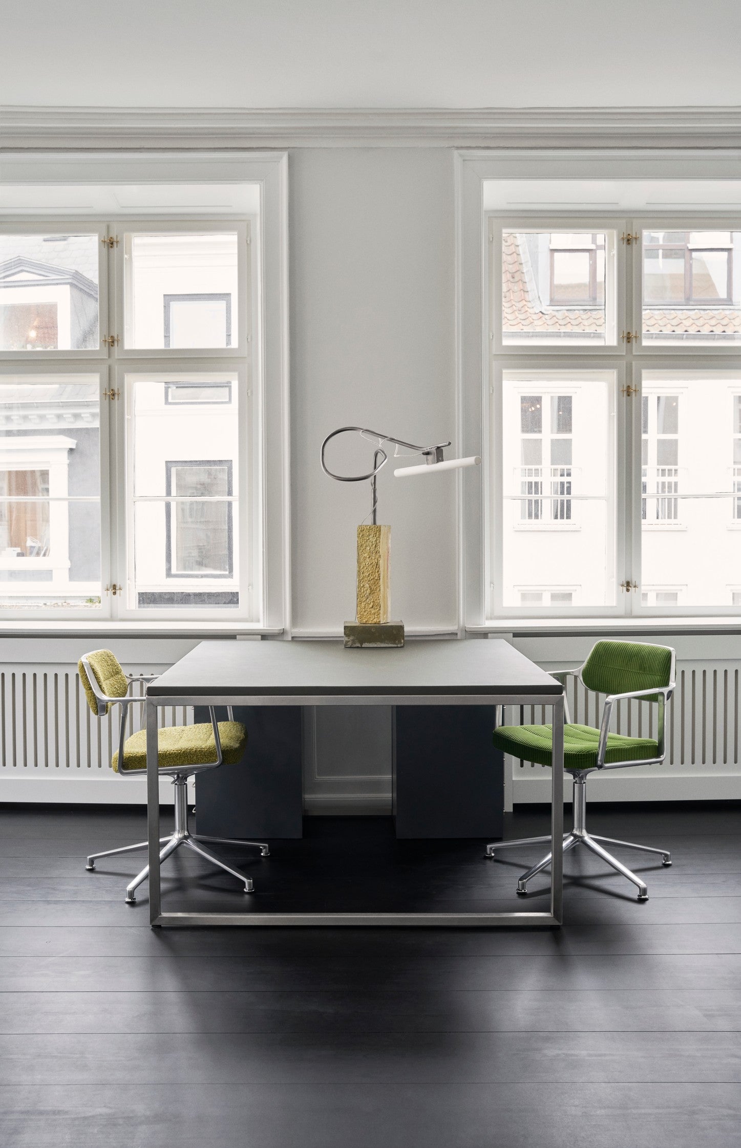 Bureau stoel 453+ zwart leer met zwarte metalen basis