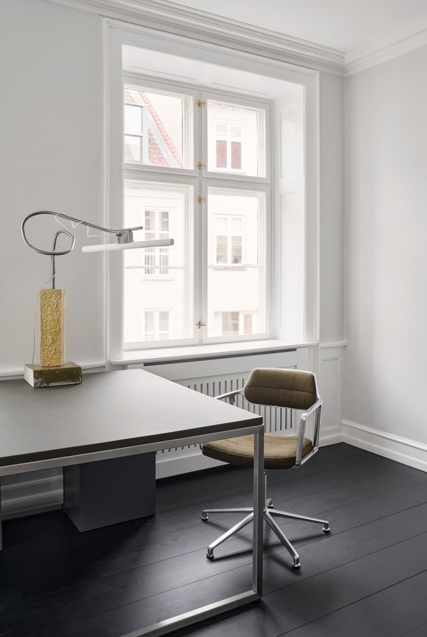 Bureau stoel 453+ zwart leer met zwarte metalen basis