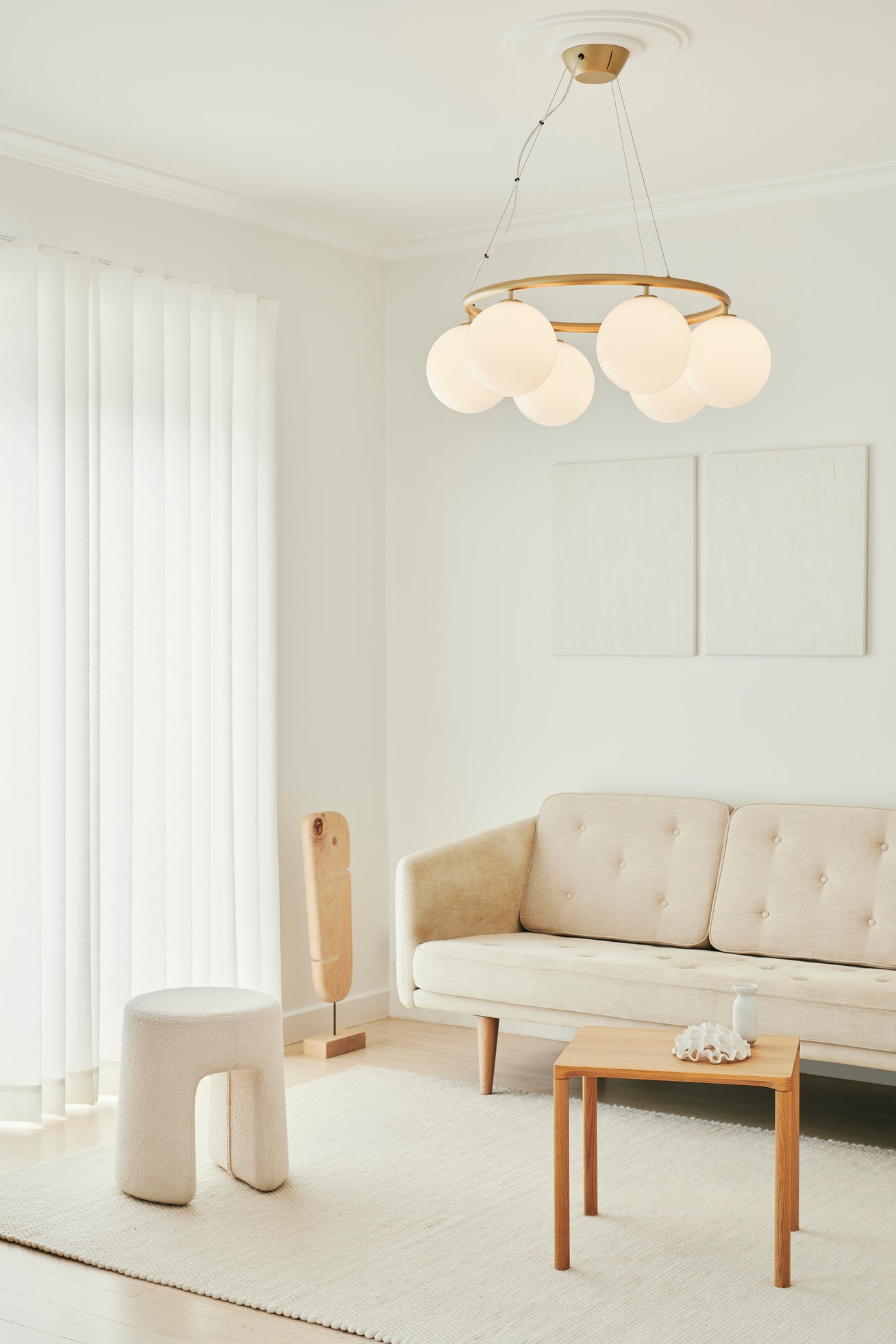 Lampa wisząca MIIRA 6 CIRCULAR mosiężny z opalowym szkłem – Nuura