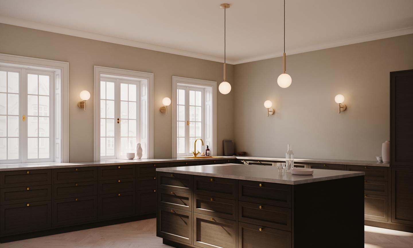 Hanglamp MIIRA messing met opaalglas