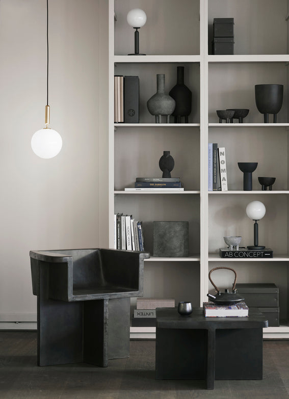 Tischlampe MIIRA grafit mit opalem Glas
