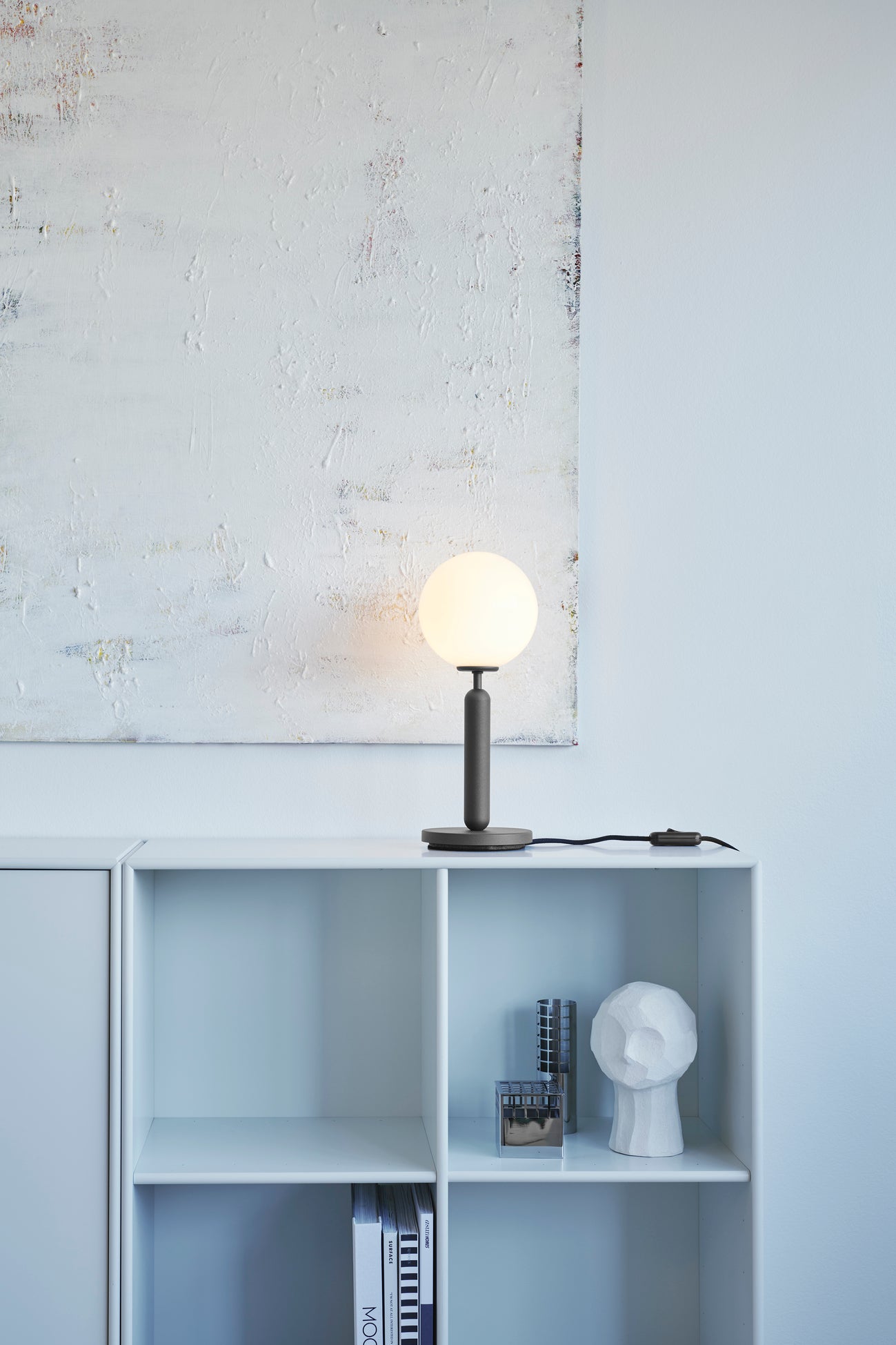 Tischlampe MIIRA grafit mit opalem Glas