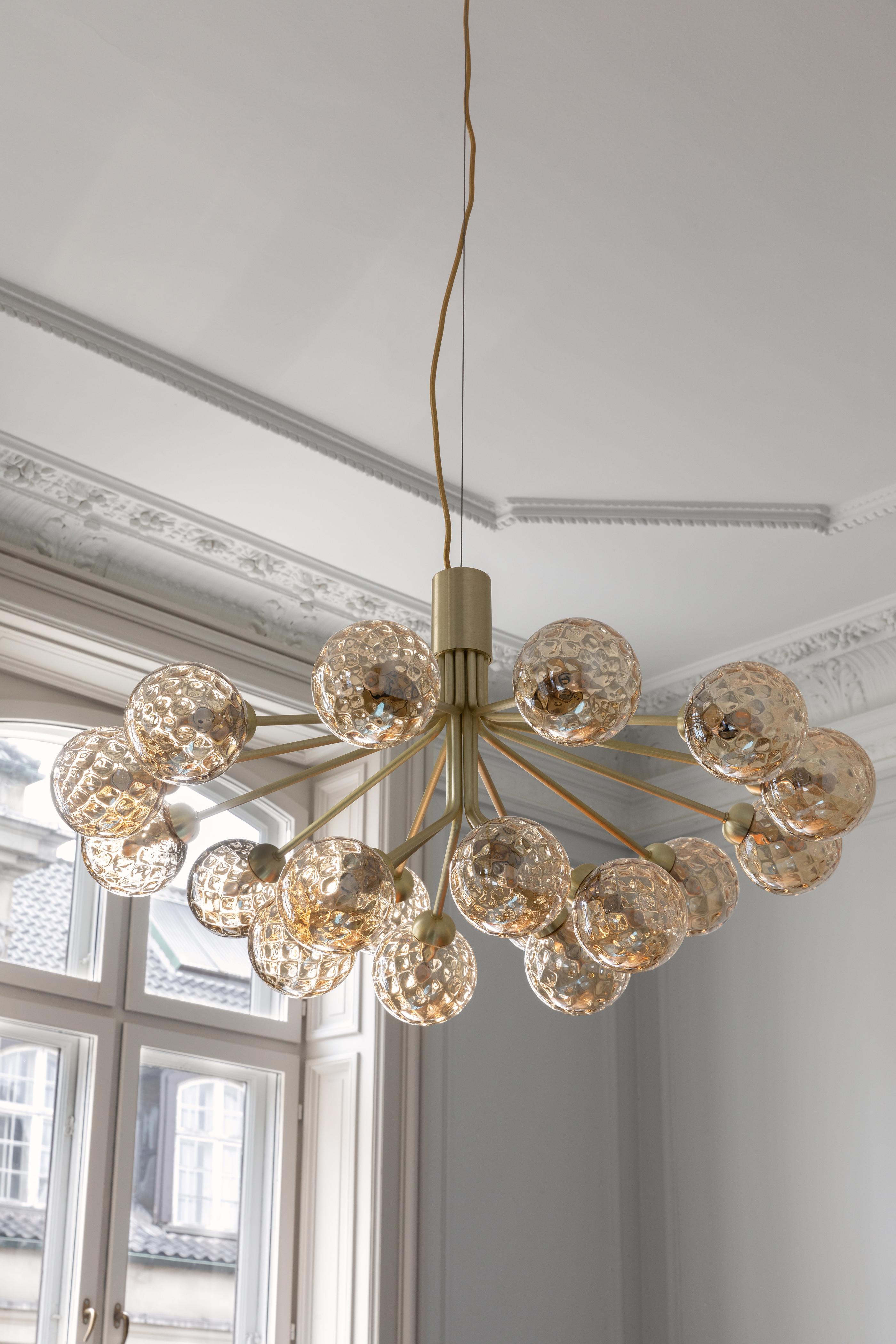 Kronleuchter APIALES 18 Messing mit goldenem Glas