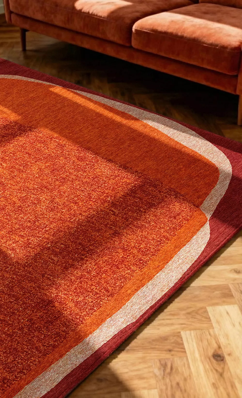 Vloerkleed MARBLE oranje met bordeaux en beige