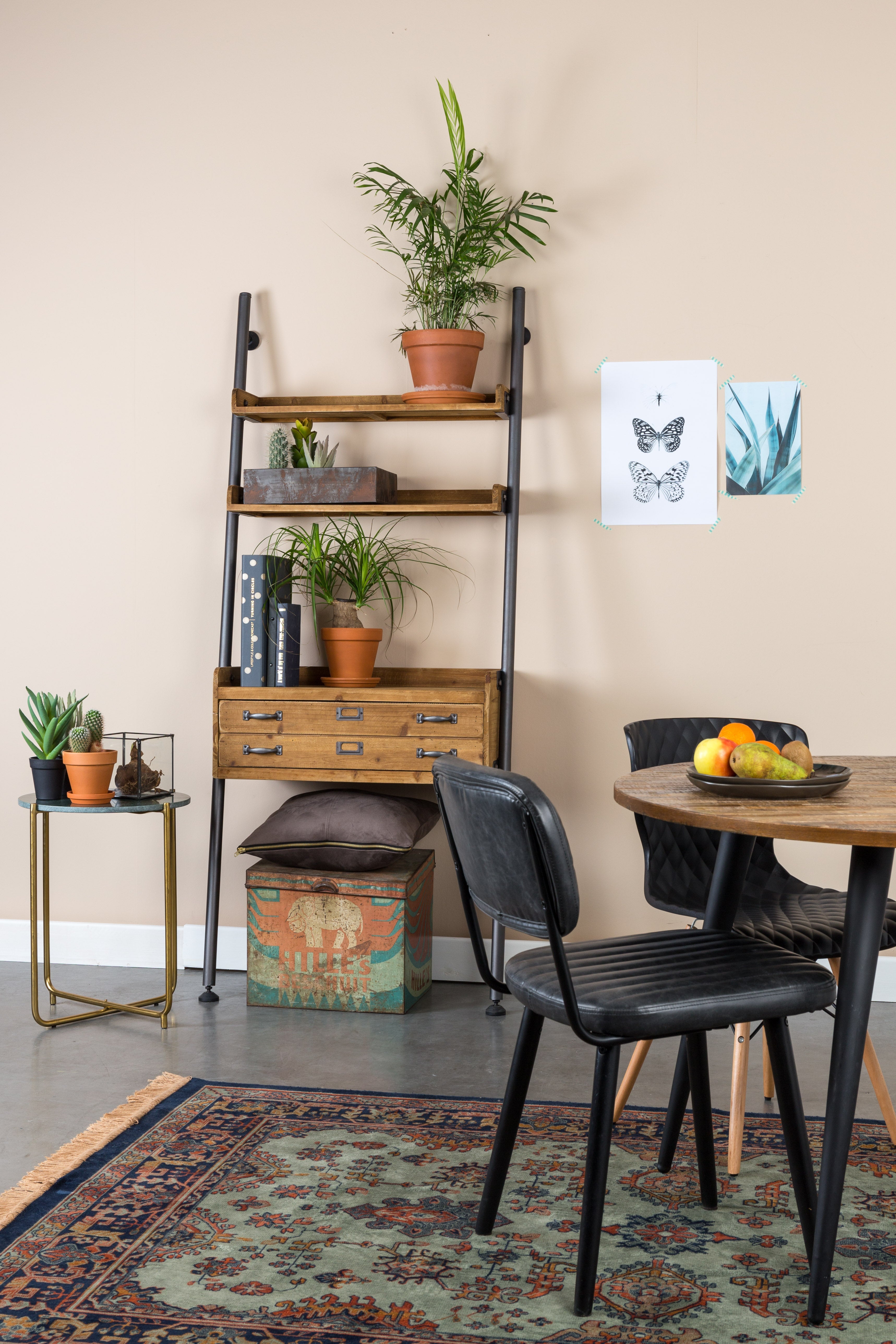 Ronde tafel MO van teakhout met zwarte basis