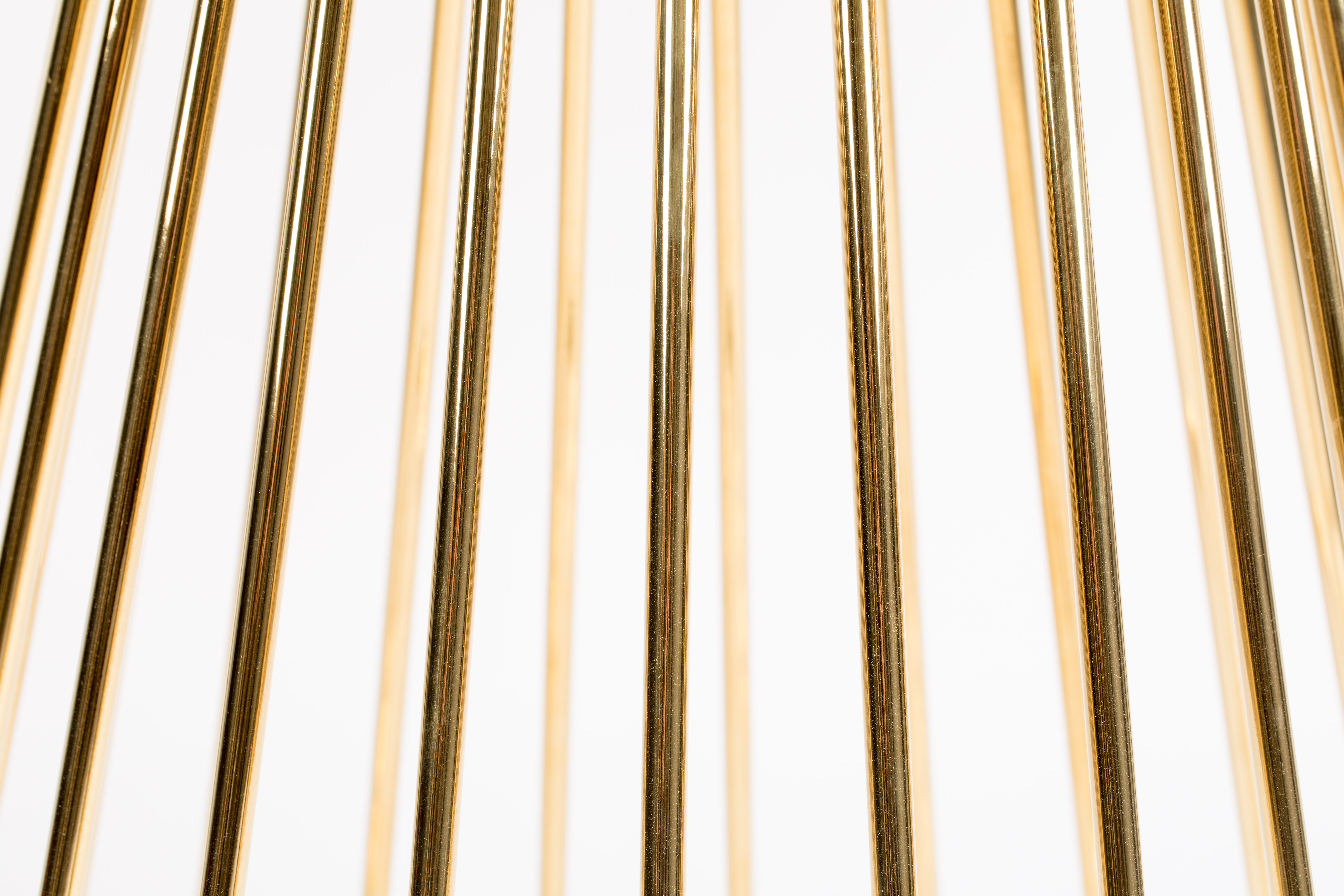 Ronde tafel FLORIS zwart glas met gouden voet