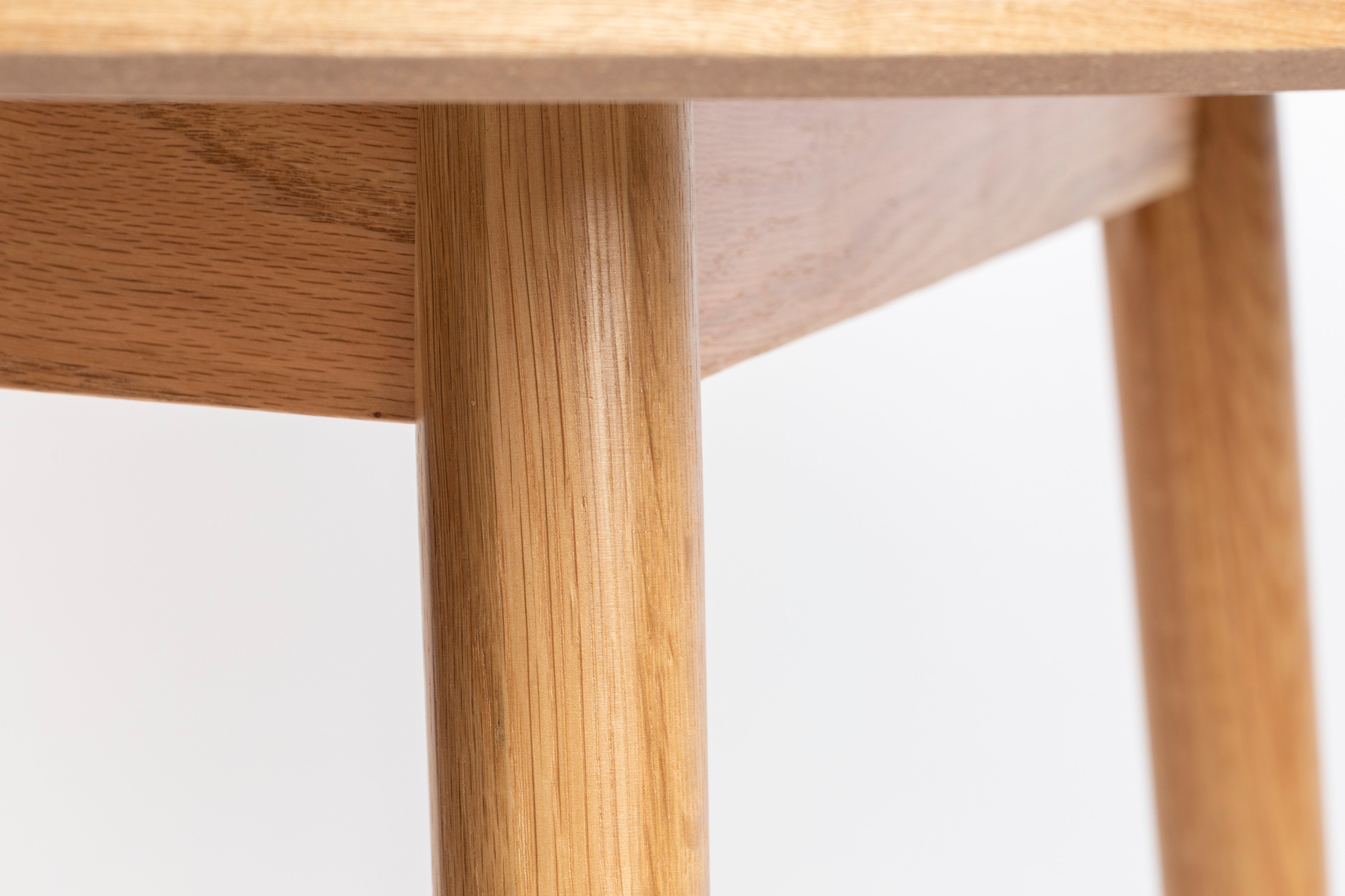 Fabio Round Table Oak Veneer