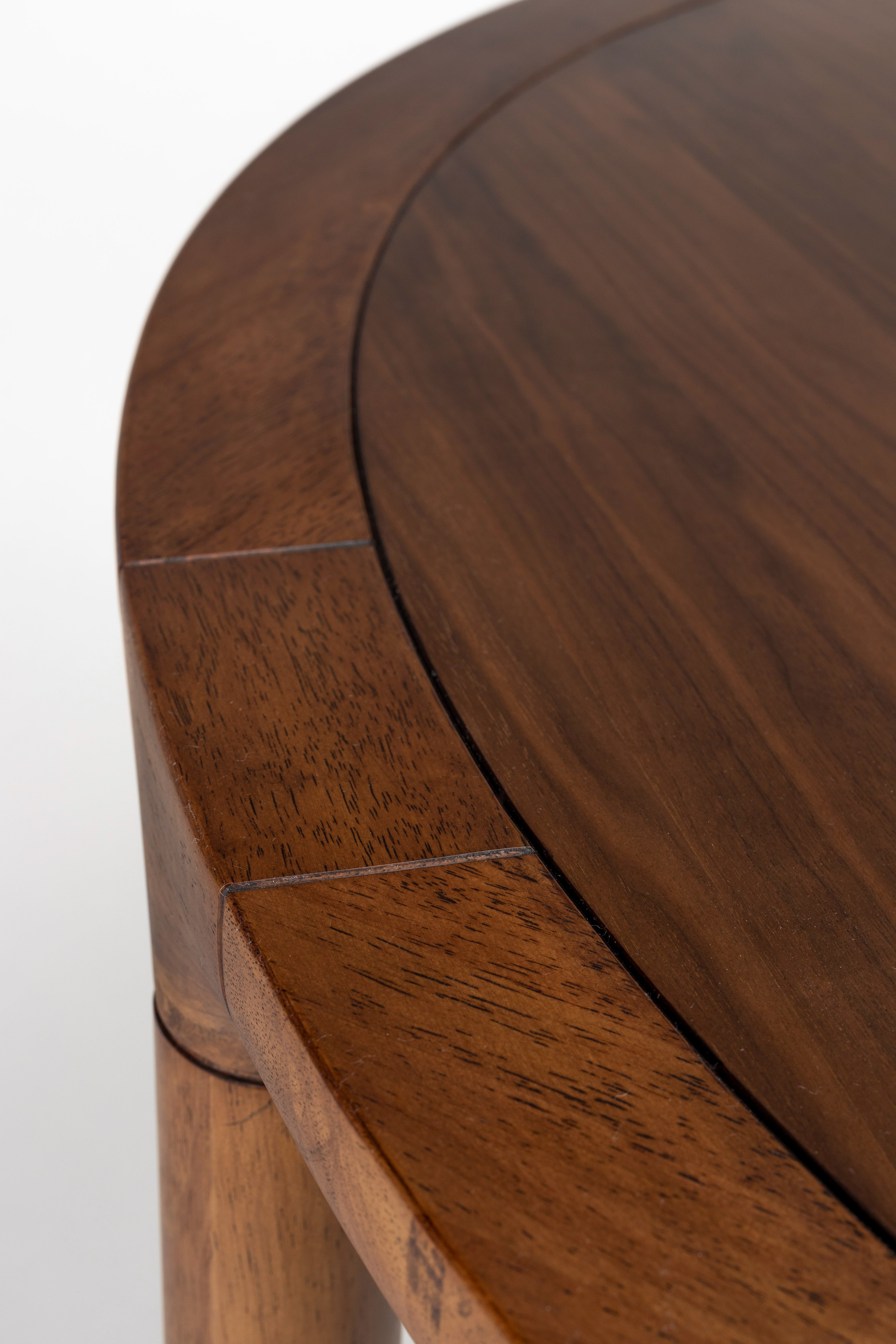 Ronde tafel STORM notenhout