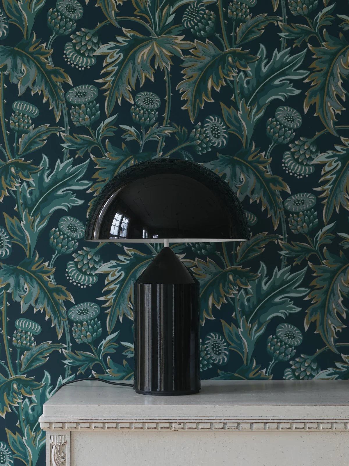 Behang met plantenmotief TREASURED THISTLE marineblauw met groen