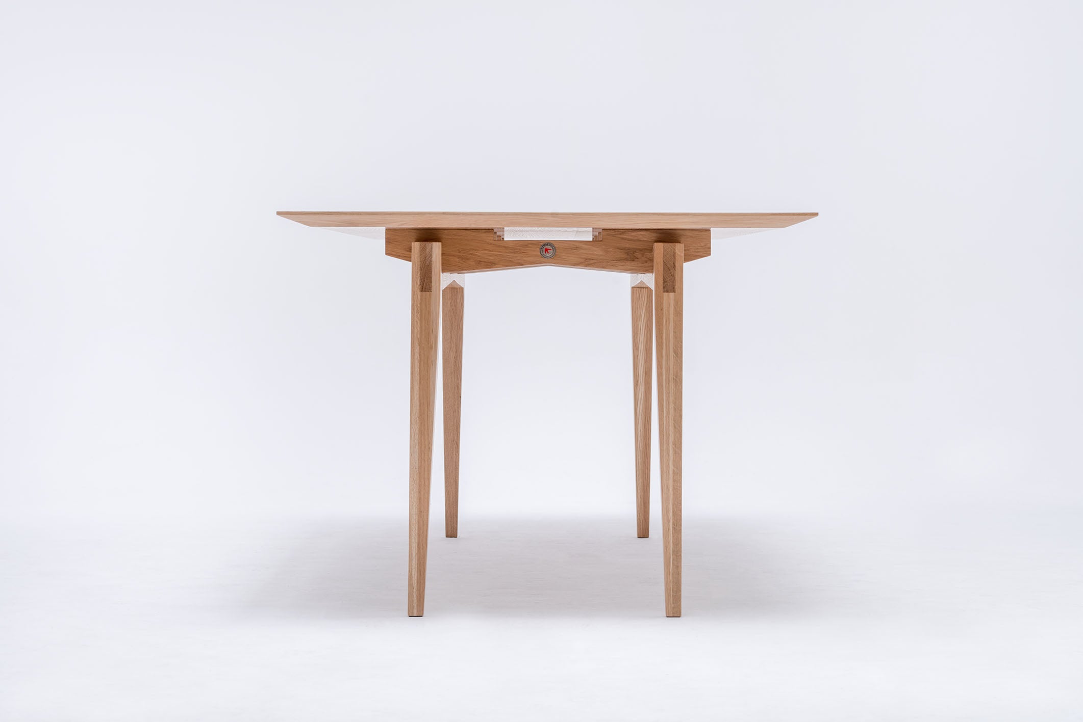 TAMAZA Oak Table