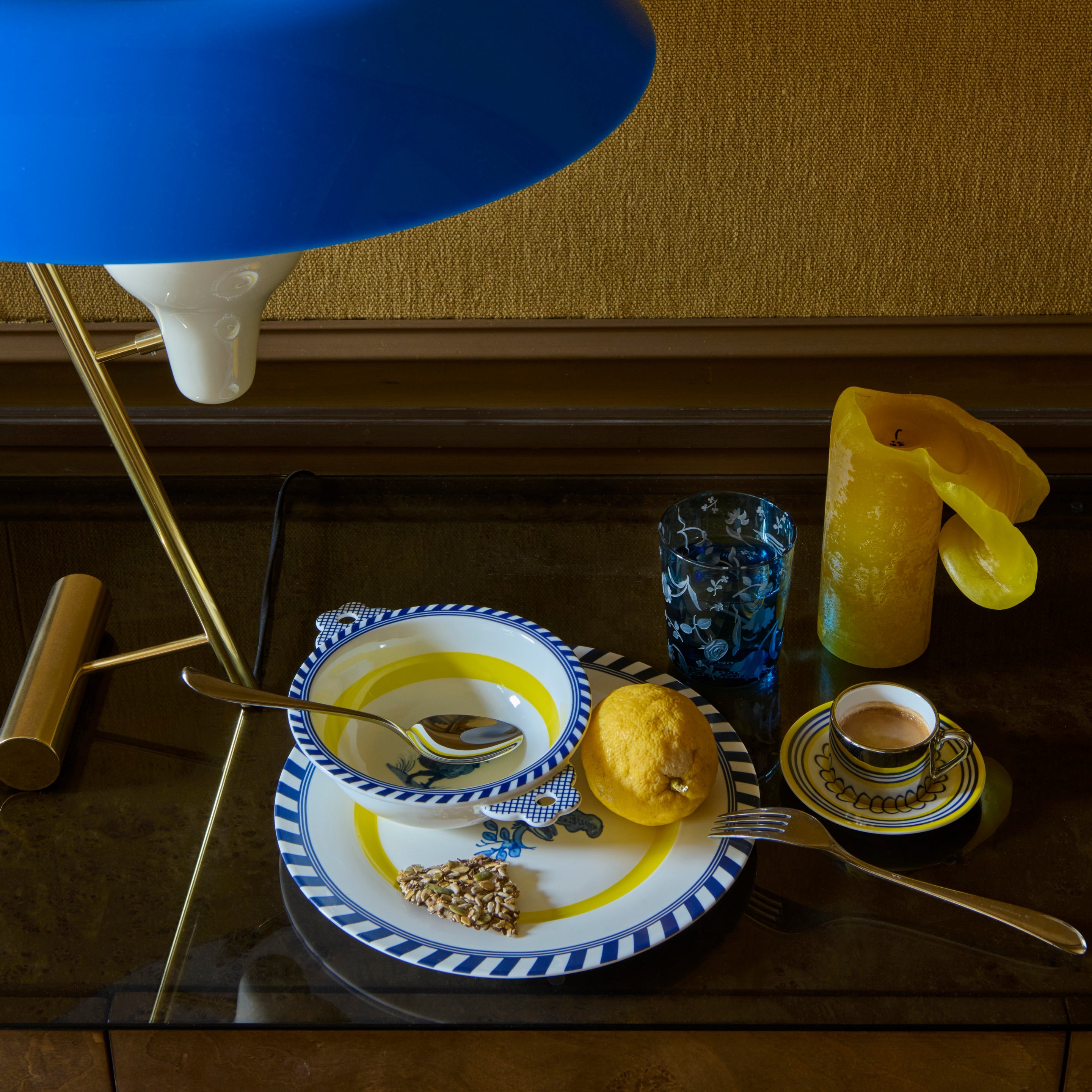 Miska BIRD wit met geel en blauw