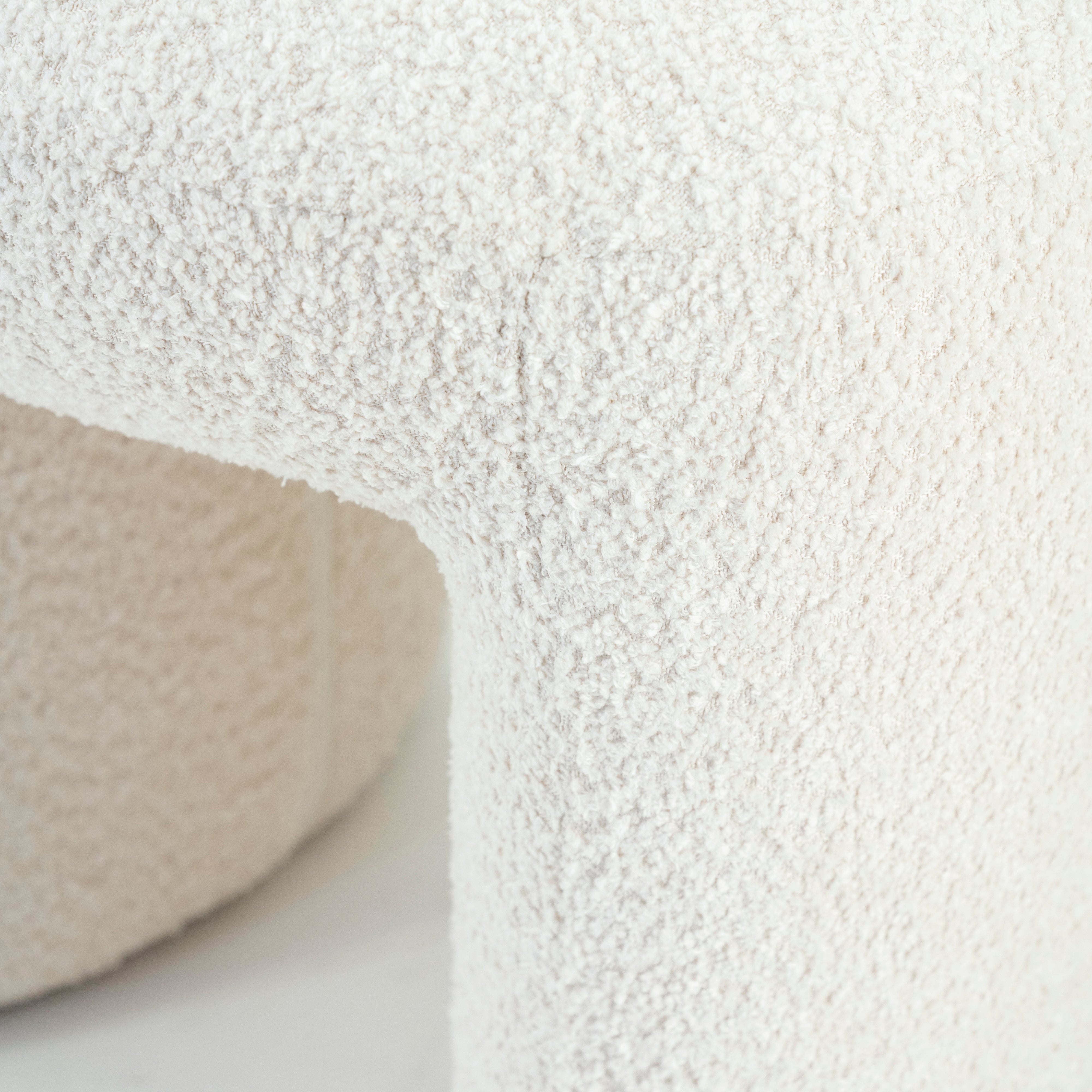 Puf SAHI crèmekleurig