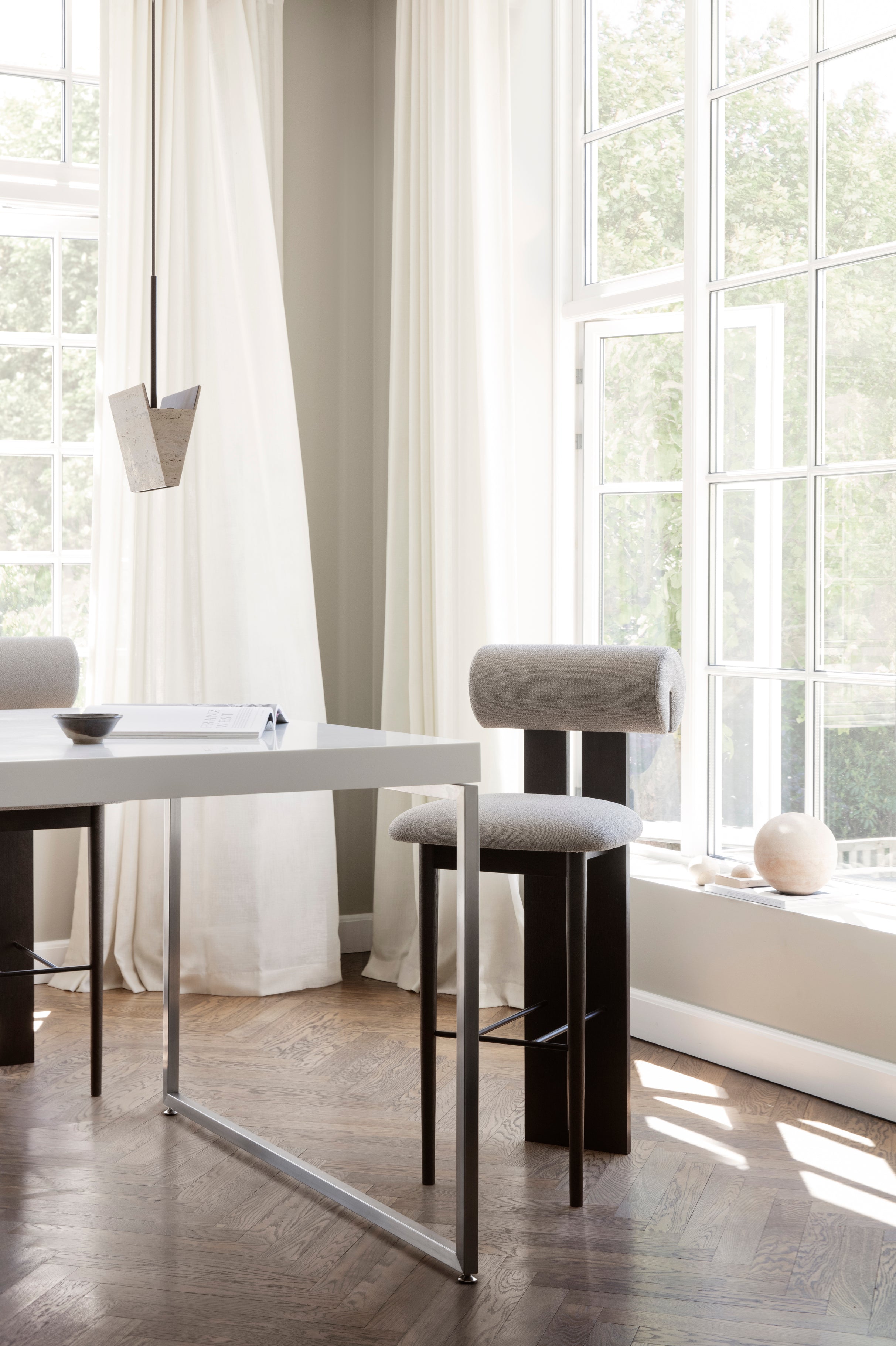 Hocker met bekleding HIPPO licht gerookt eikenhout