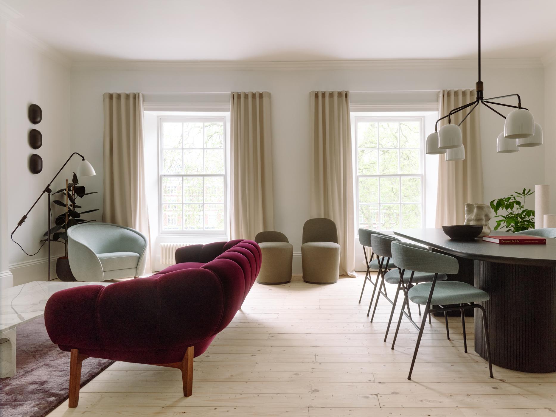 3-seater CROISSANT sofa upholstered with an oak base