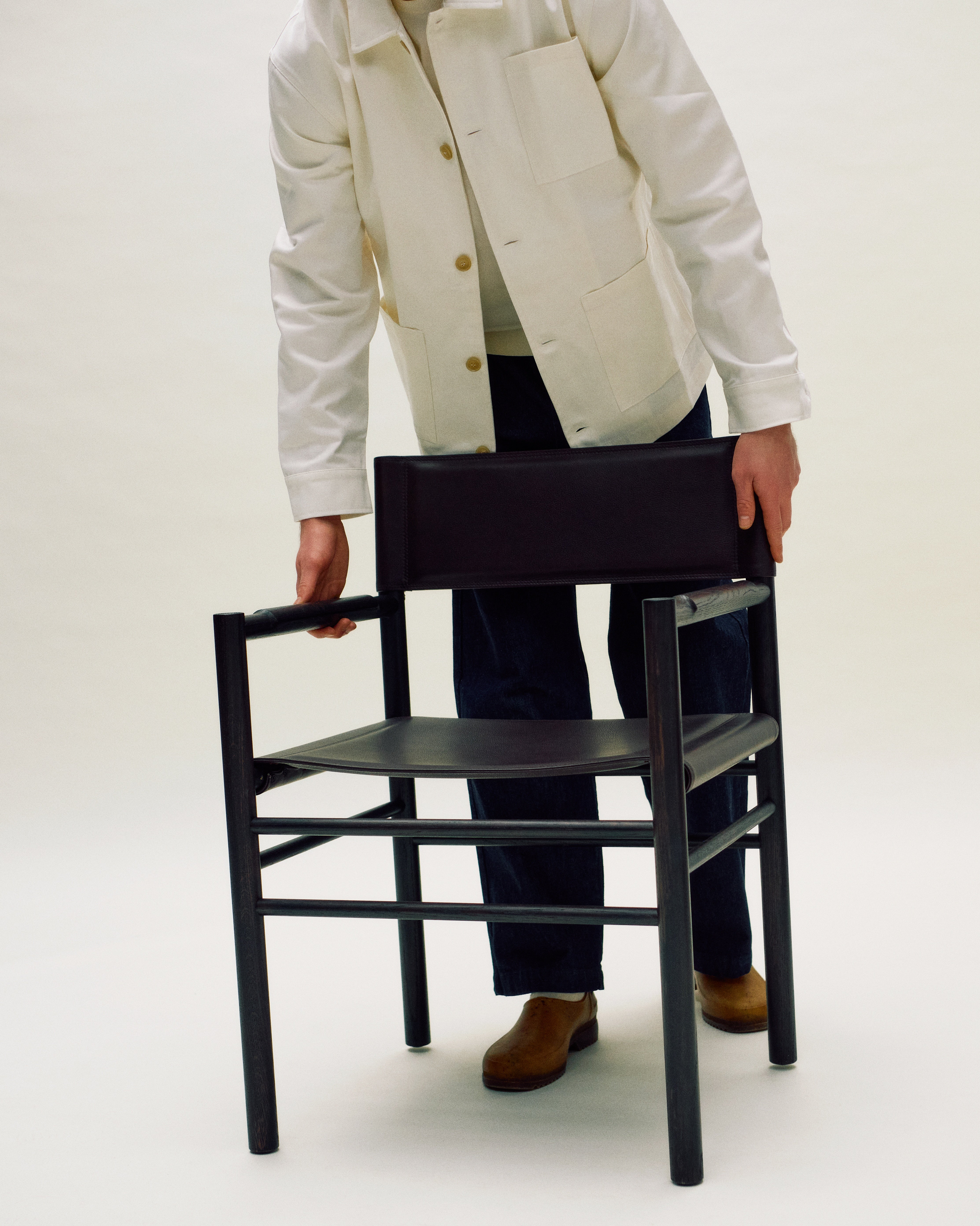 FERRA Armlehnstuhl aus Eiche und Leder