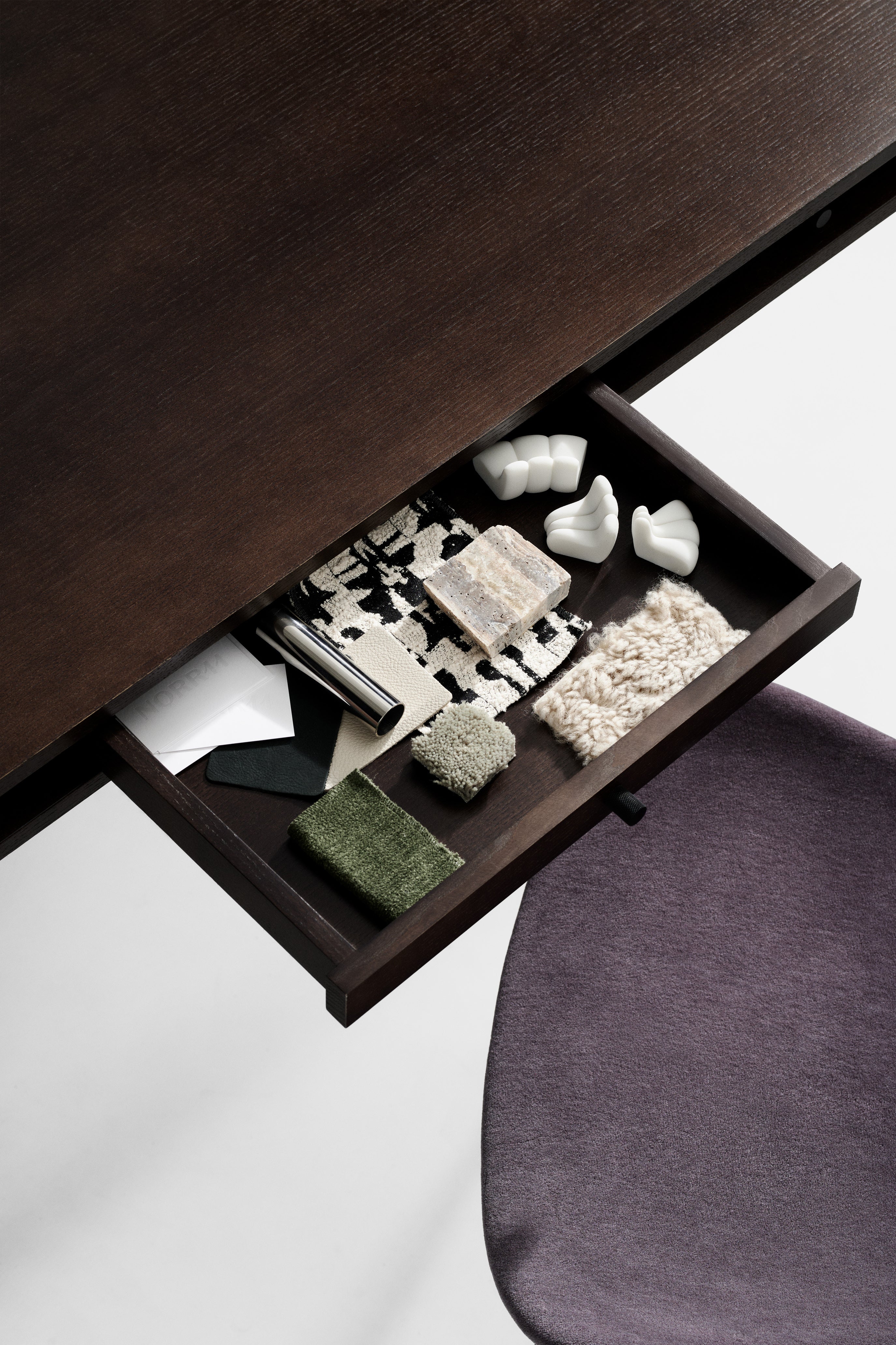 Höhenverstellbarer Schreibtisch JFK dunkles Eschenholz