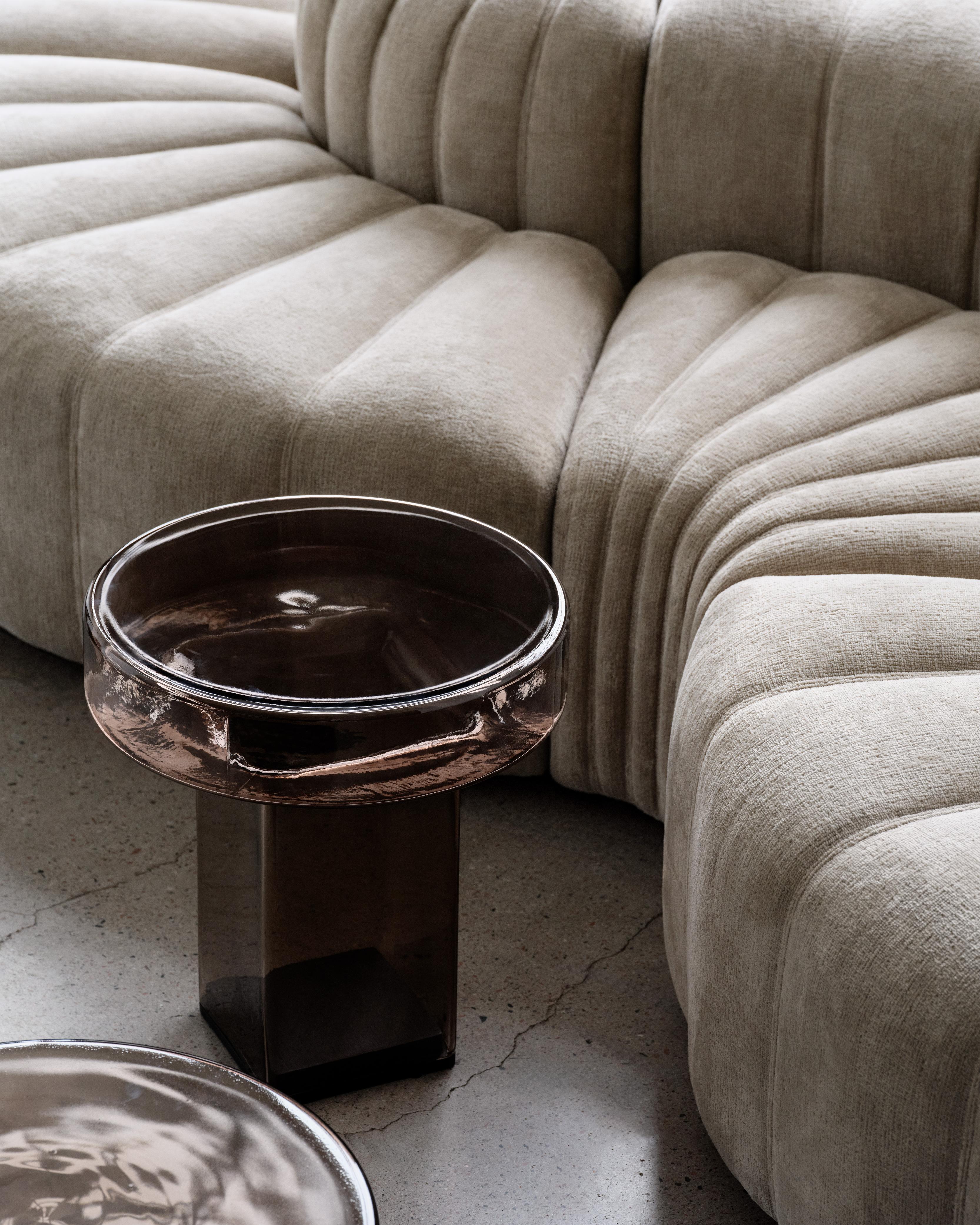 Bijzettafel NAKED amberkleurig glas