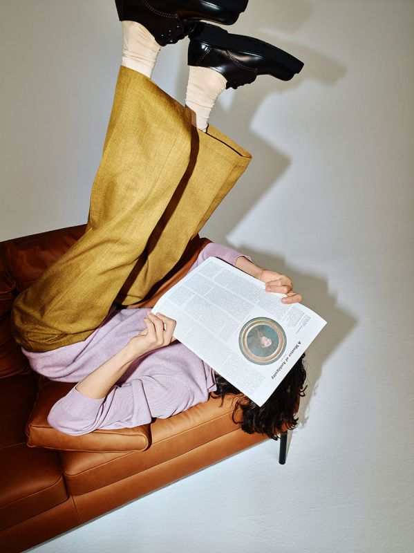 Sofa 2-sitzig DUNE mit schwarzem Gestell gepolstert