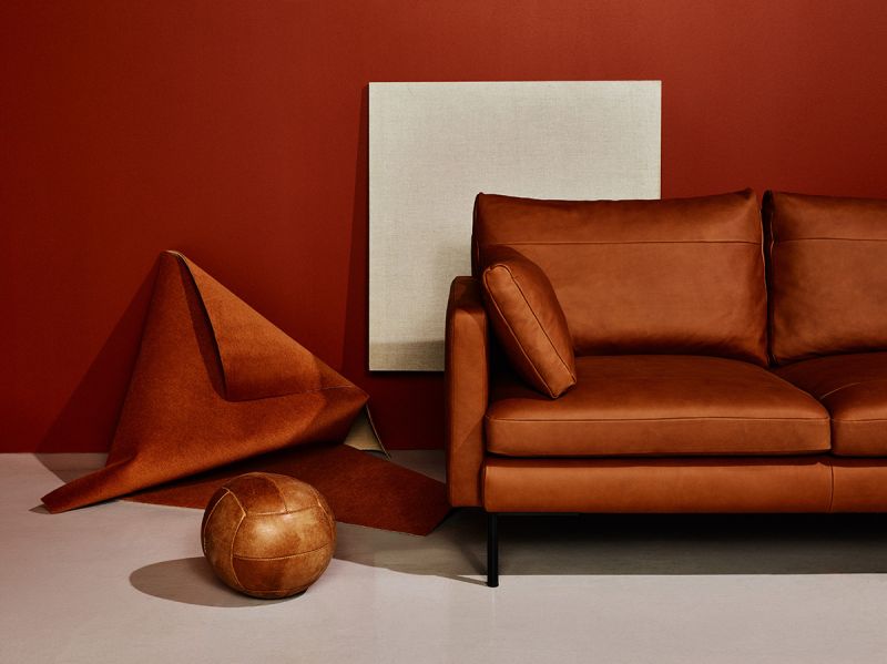 Sofa 2-sitzig DUNE mit schwarzem Gestell gepolstert