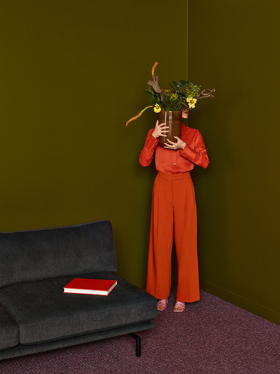 Left-facing 4-seater sofa BRIXTON upholstered with a black base