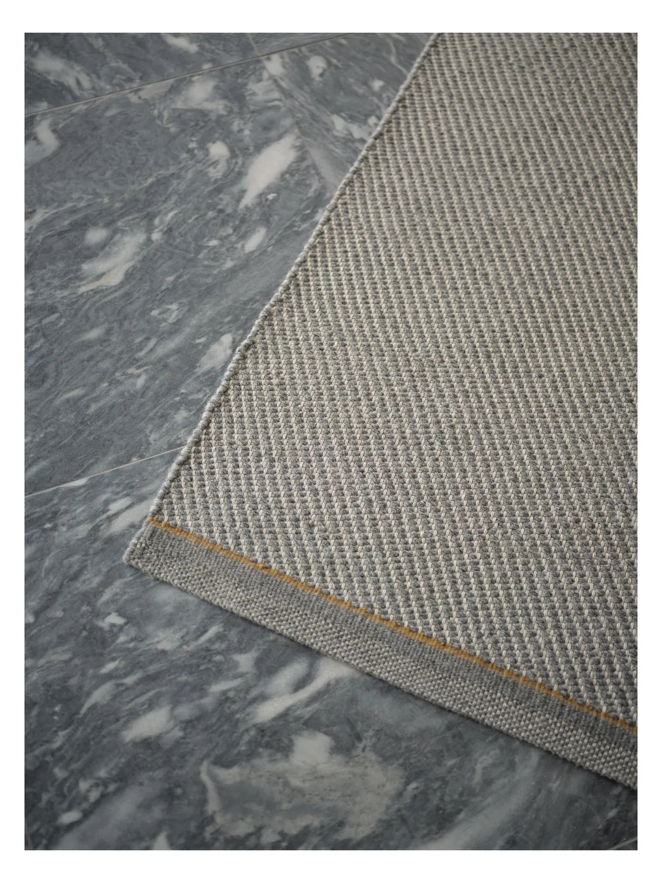 DAWN LIGHT rug gray with mustard stripe