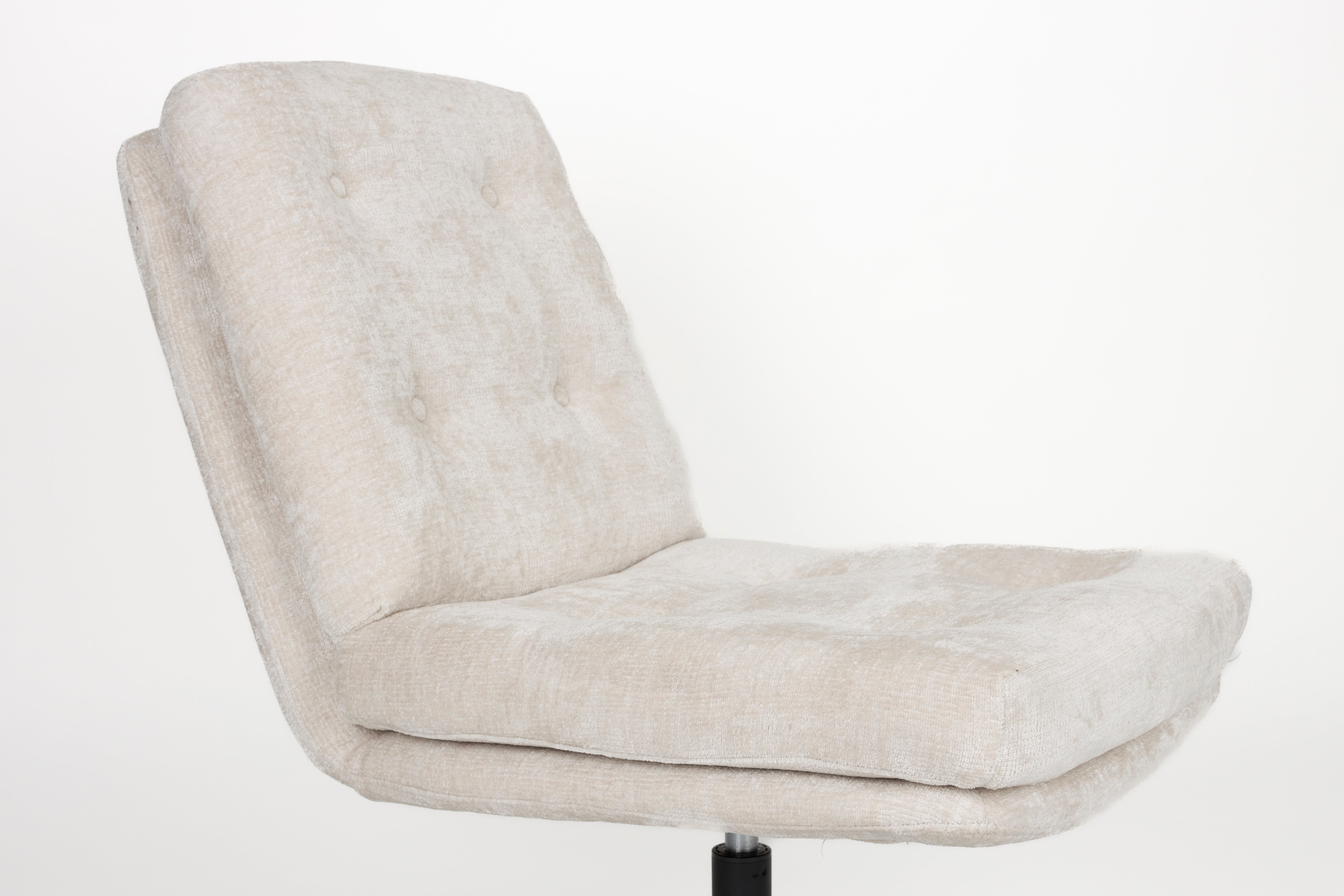 Witte KAI fauteuil met zwarte basis
