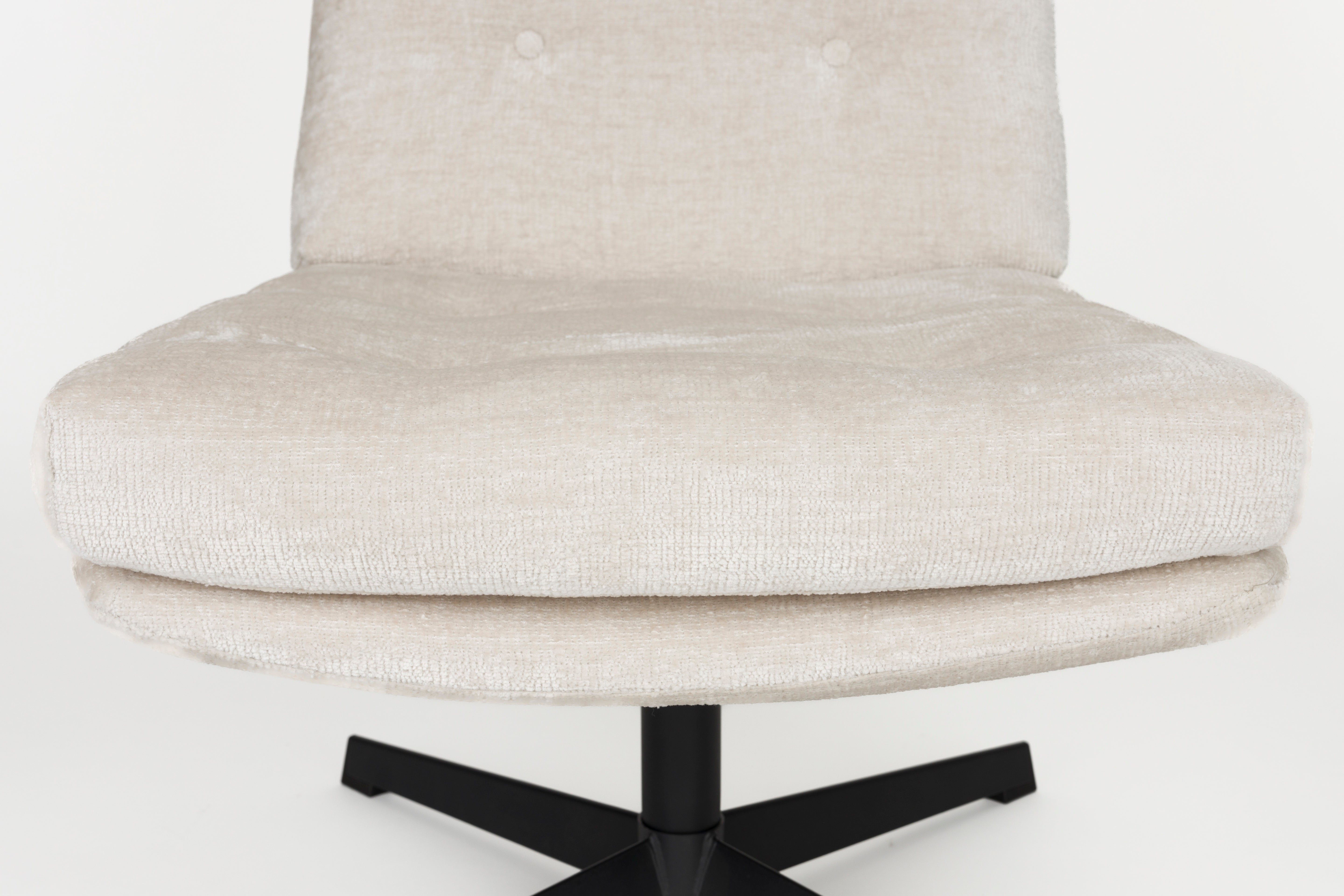 Witte KAI fauteuil met zwarte basis
