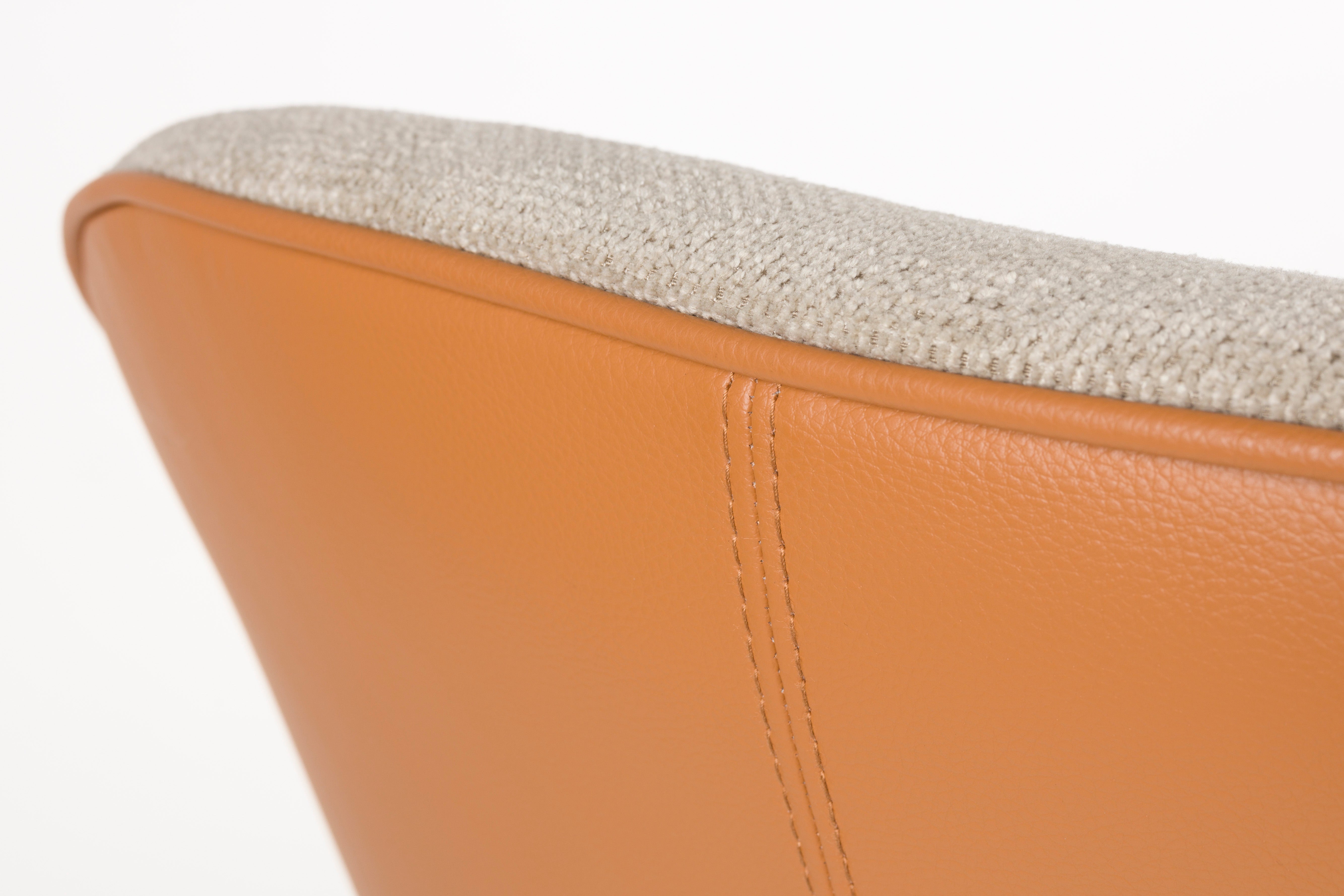 Sessel DUKE beige mit Holzgestell