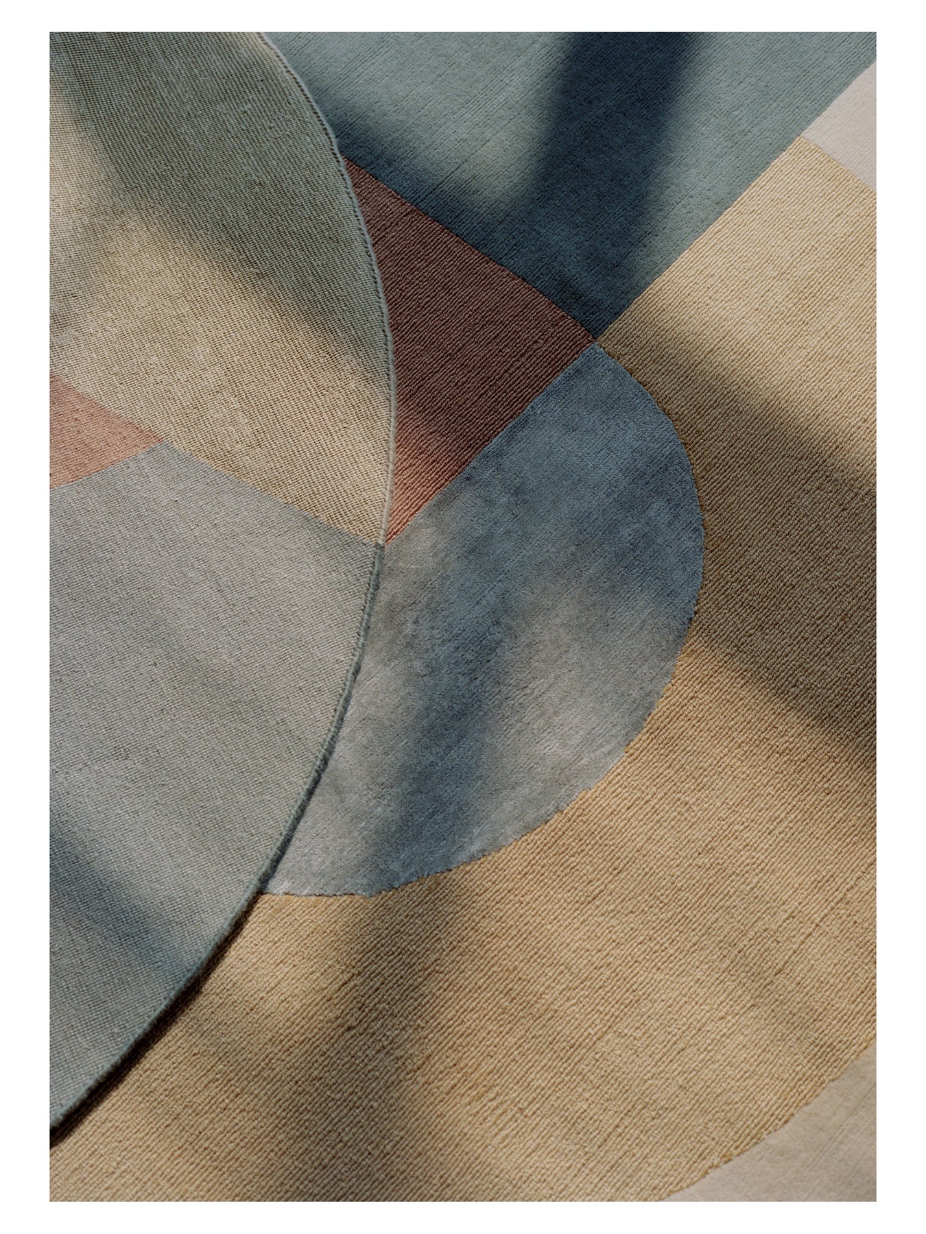 Round rug SERAPHIC SUN yellow with green