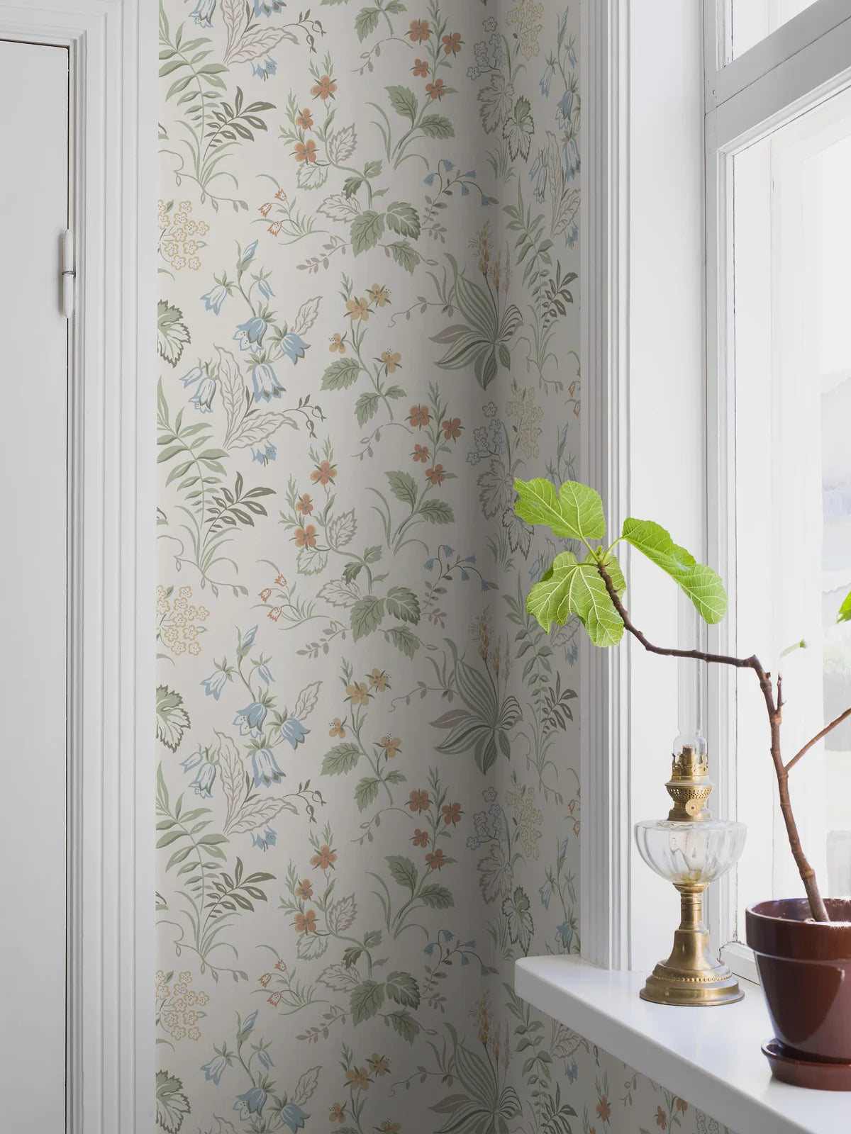 FOLKLORE Cream Wallpaper with Green Plant Motif