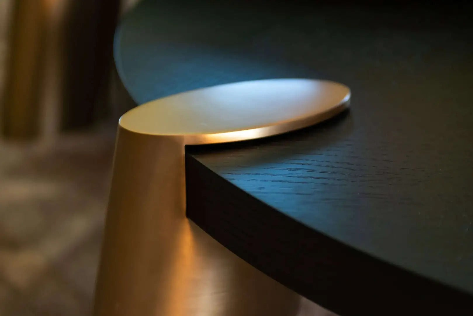 Set van salontafels BRODY zwart met messing voet