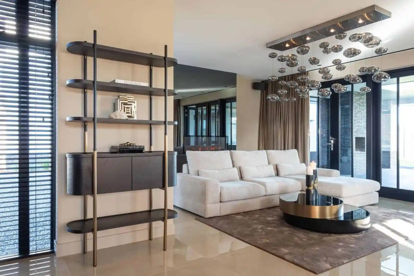 Couchtisch SLICE schwarz mit Messing