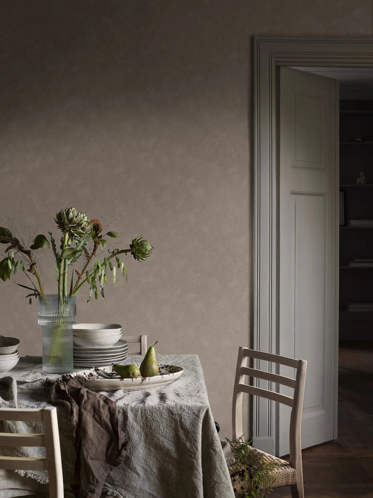 Tapete, die Gips imitiert, PAINTER’S WALL, gedämpftes Beige