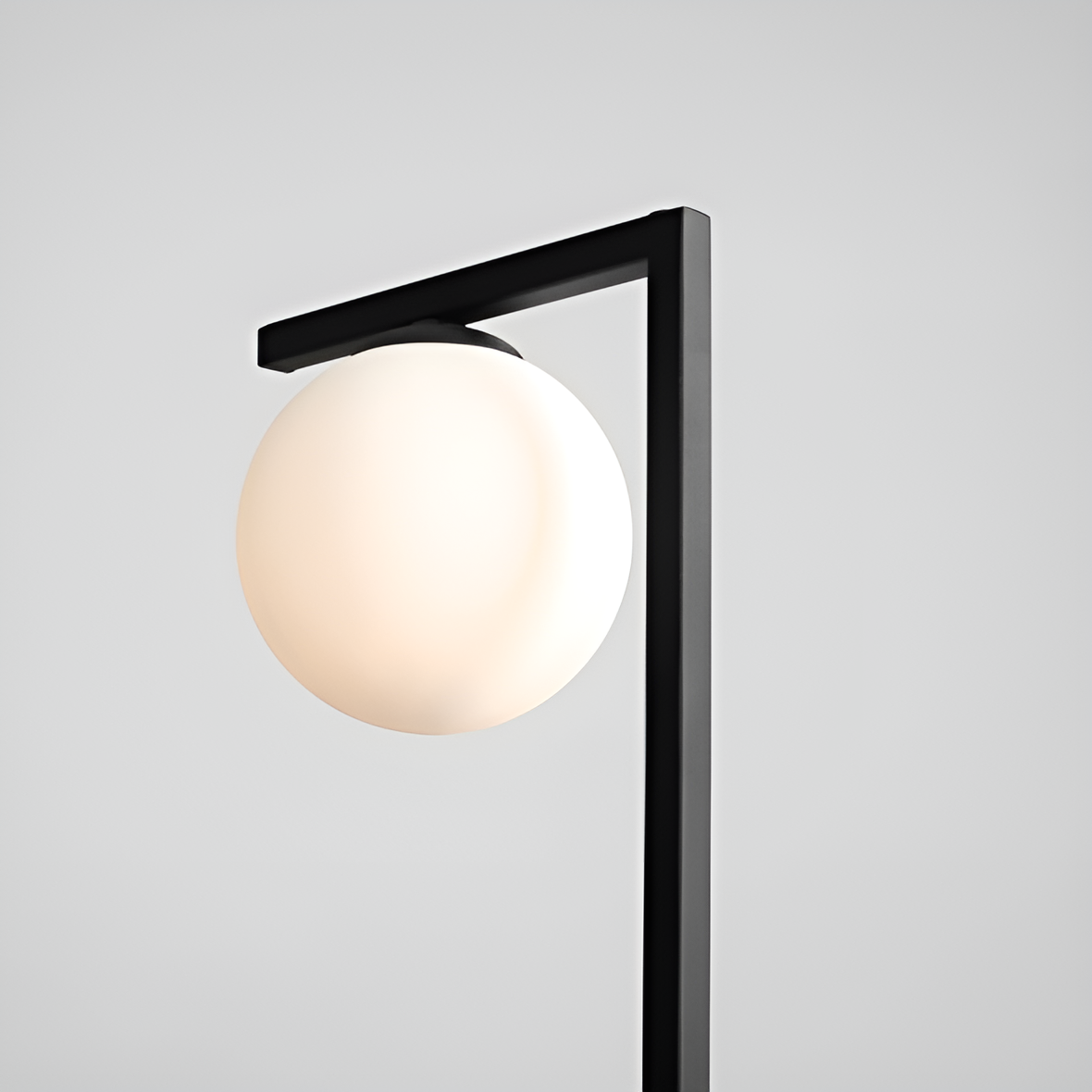 Zac black table lamp