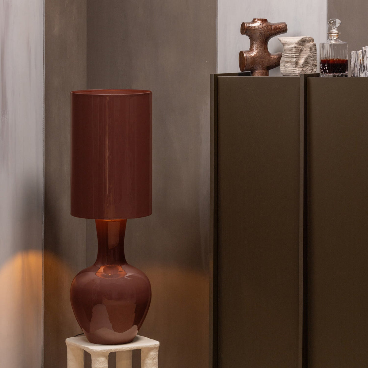 Lampa LOA wysoka XL czerwony – ujęcie 2