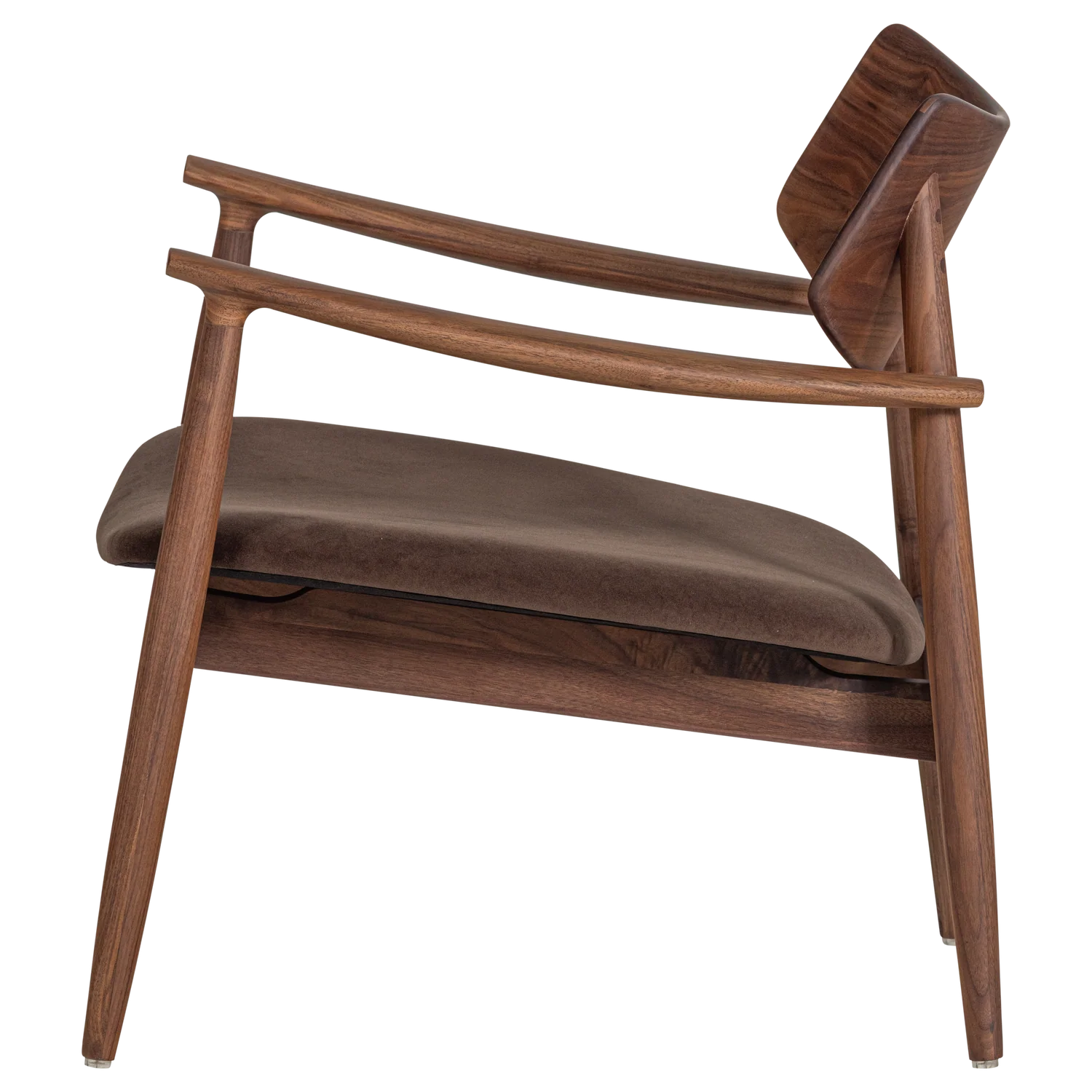 Fauteuil BASK met bruin zitvlak en notenhouten basis