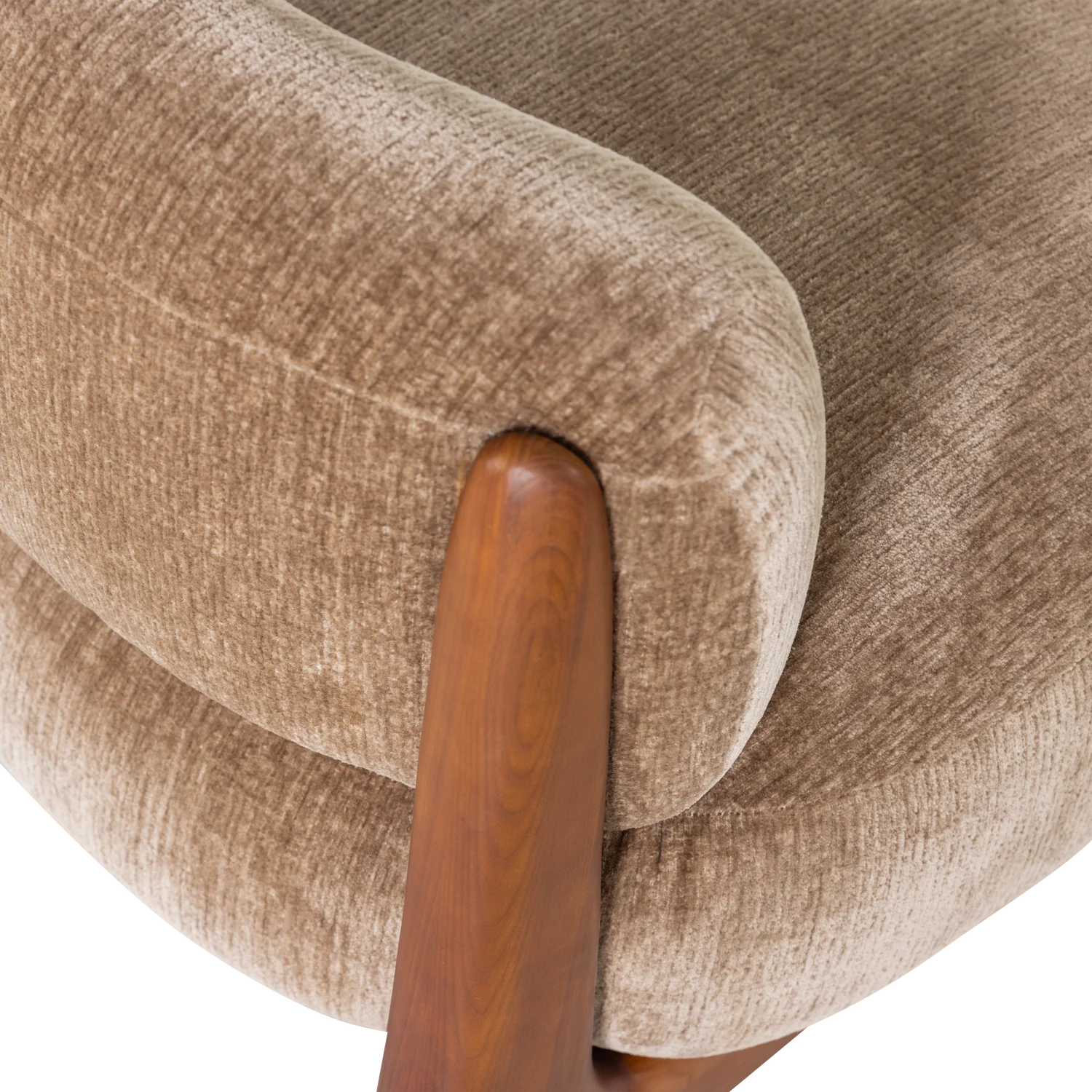 Fauteuil RUNI zandkleurig met houten basis