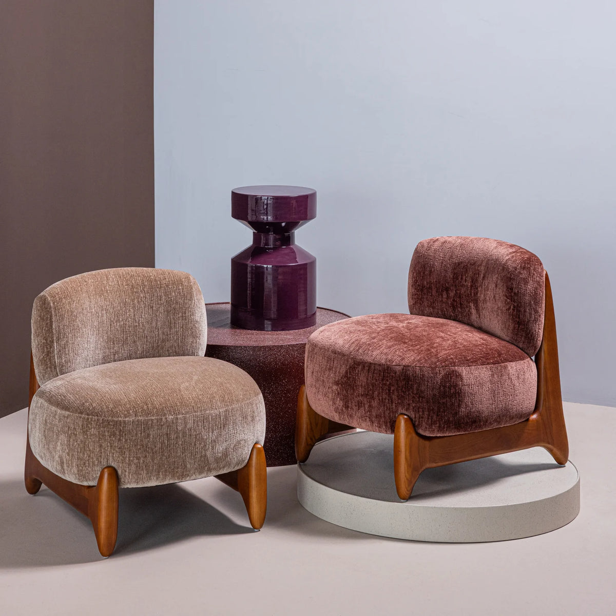 Fauteuil RUNI bordeaux met houten basis