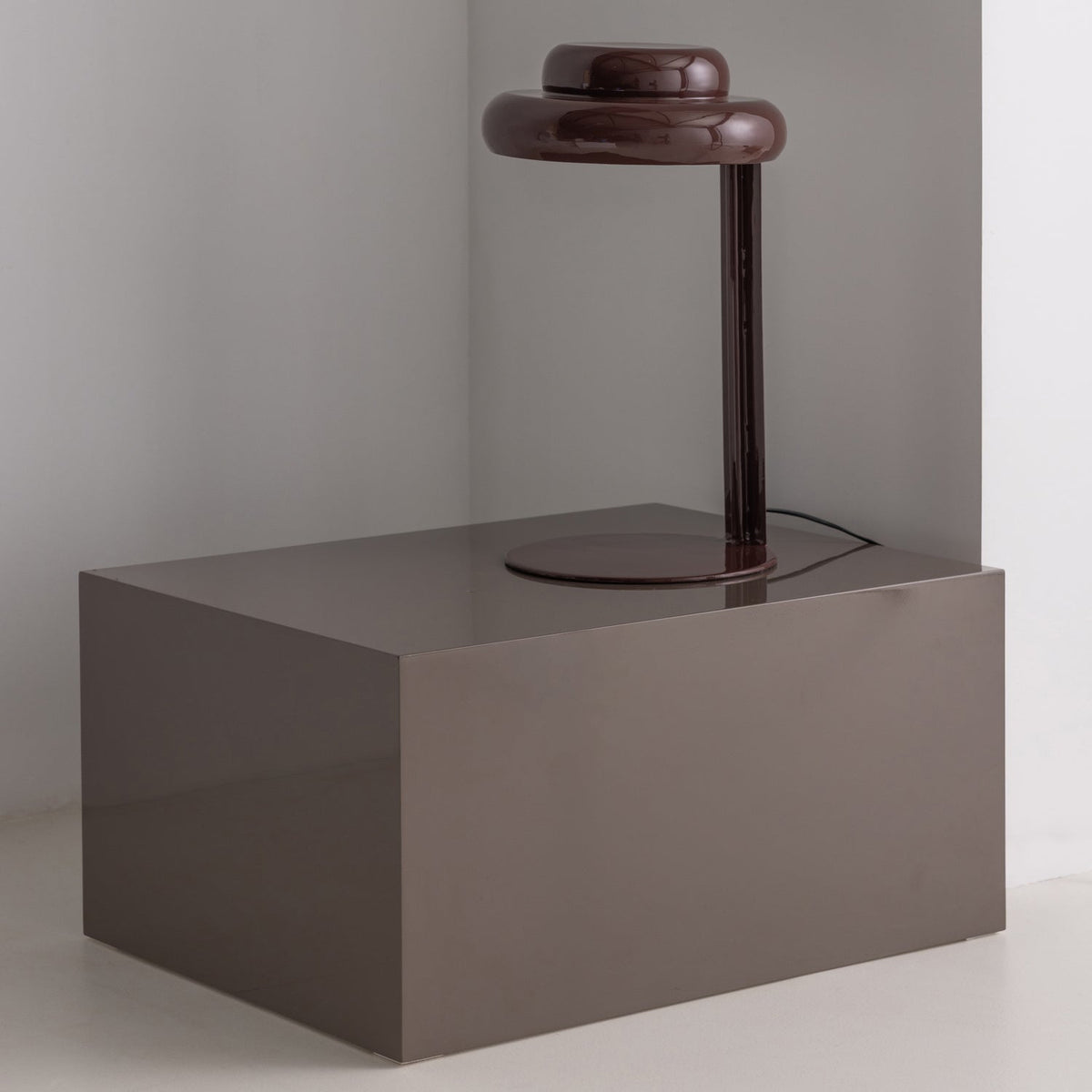 Lampa RASSY wysoka burgundowy – ujęcie 2