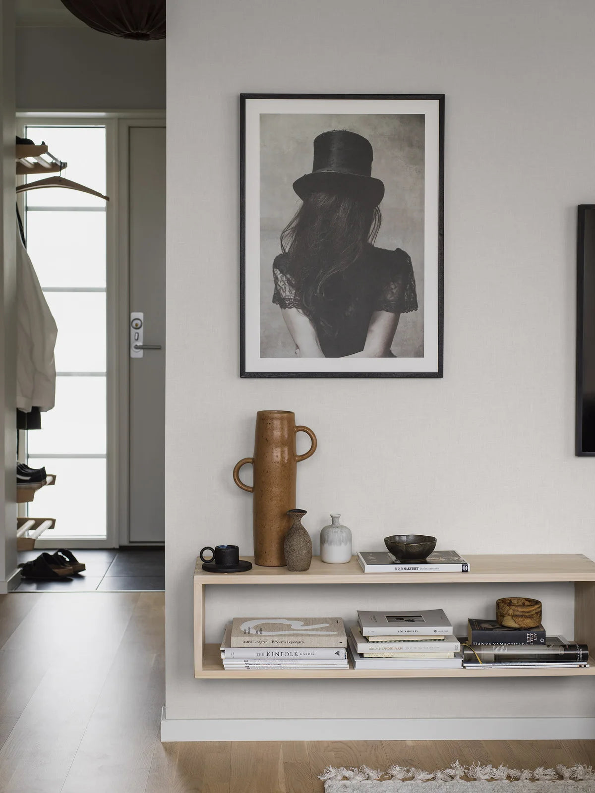 Vega lichte grijze structuurvliesbehang