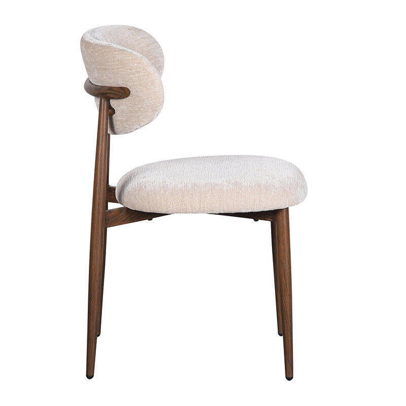 Beige JAPANDI stoel met een donkere houten basis
