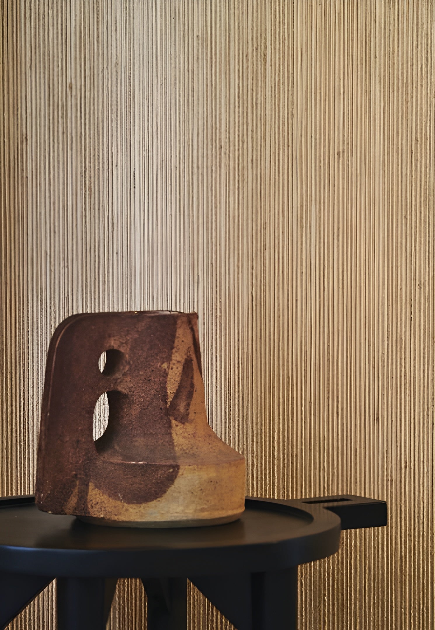 Natuurlijke gestructureerde behang in strepen van jute en papier GILI - NATUUR bruin