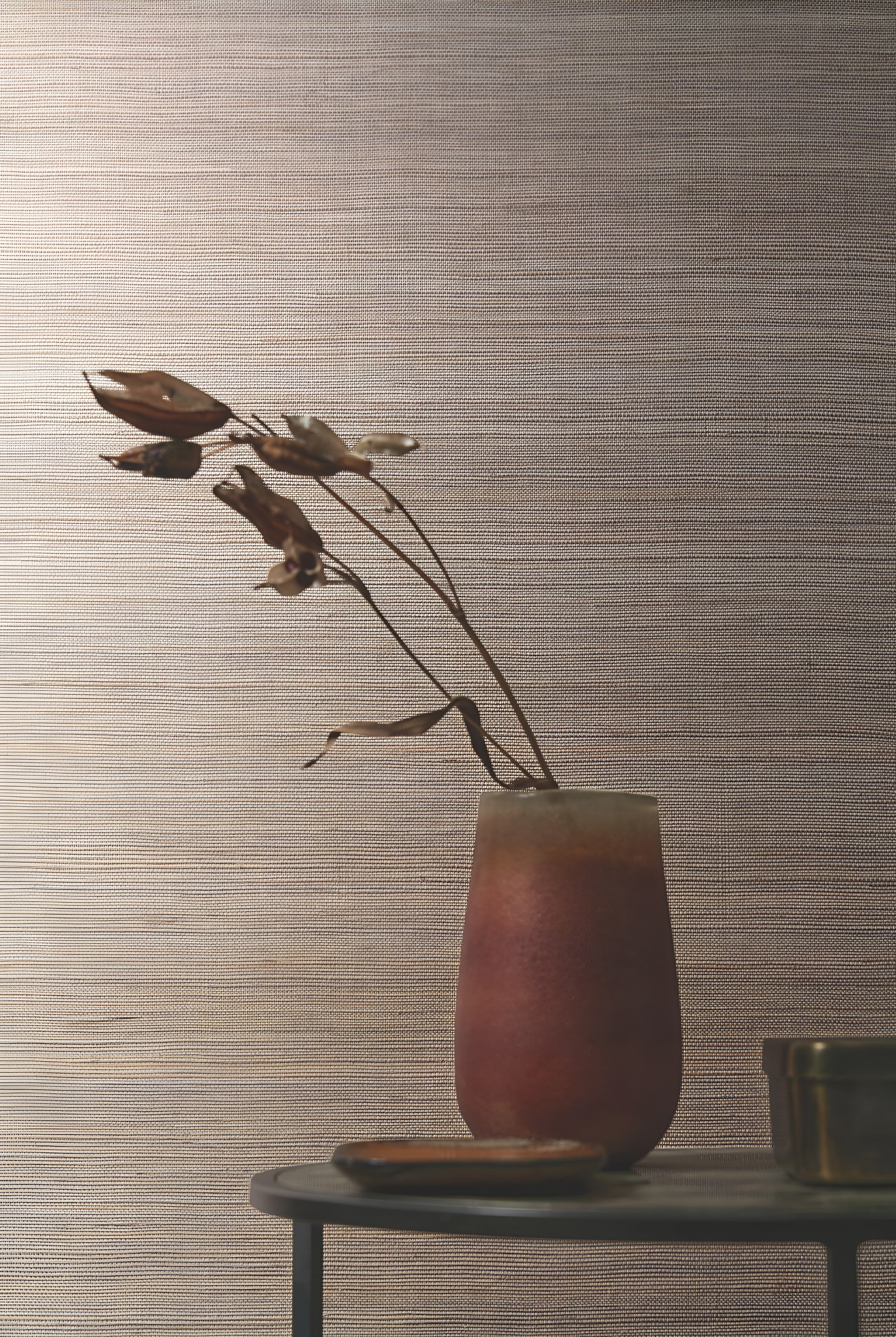 Structuurtapijt van plantaardige vezels PICTA - NOIR / GRENAT zwart met bordeauxrood