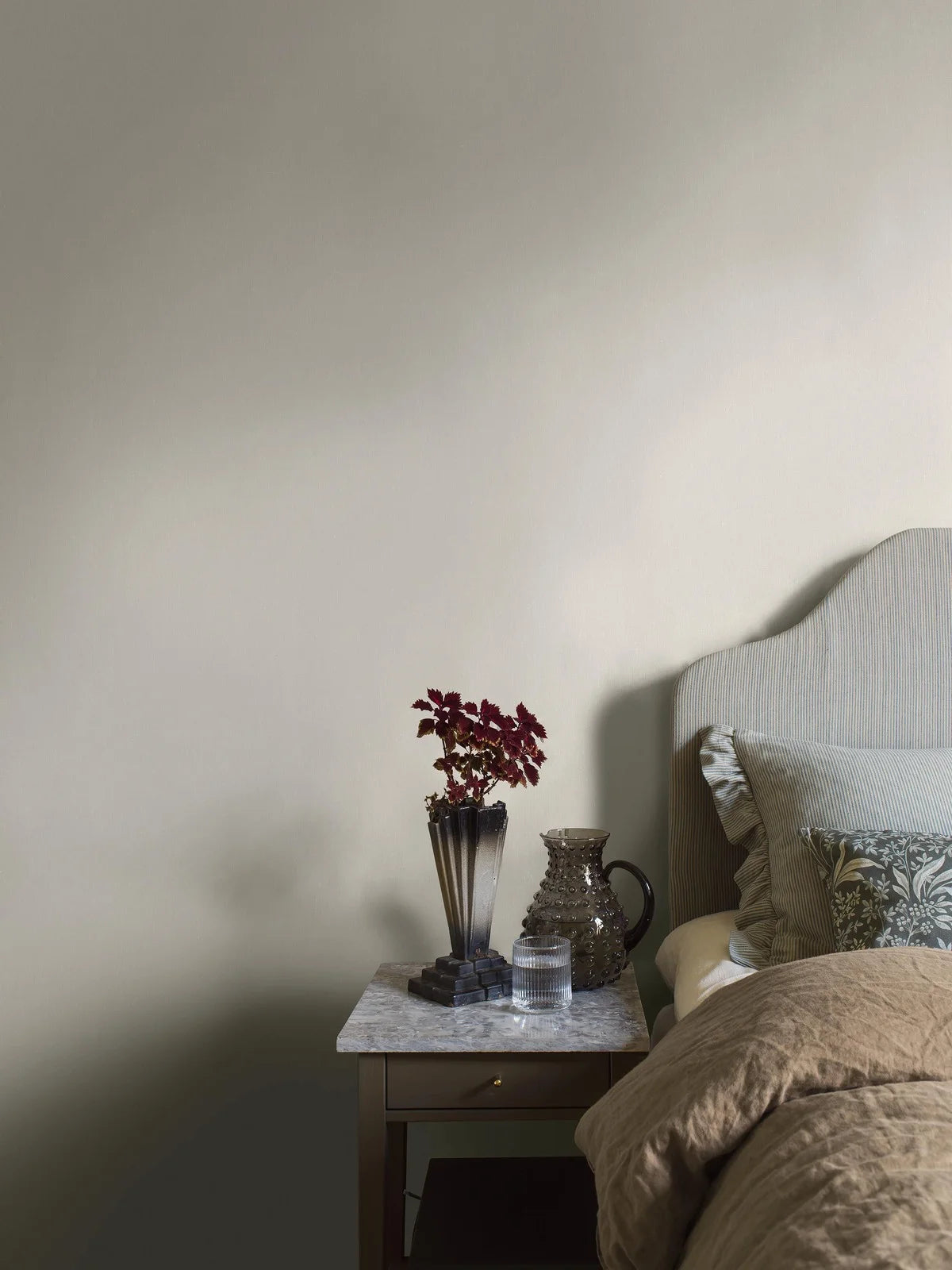 Structuurtapijt dat linnen imiteert LINNEN - VLASVIBRER grijsbeige