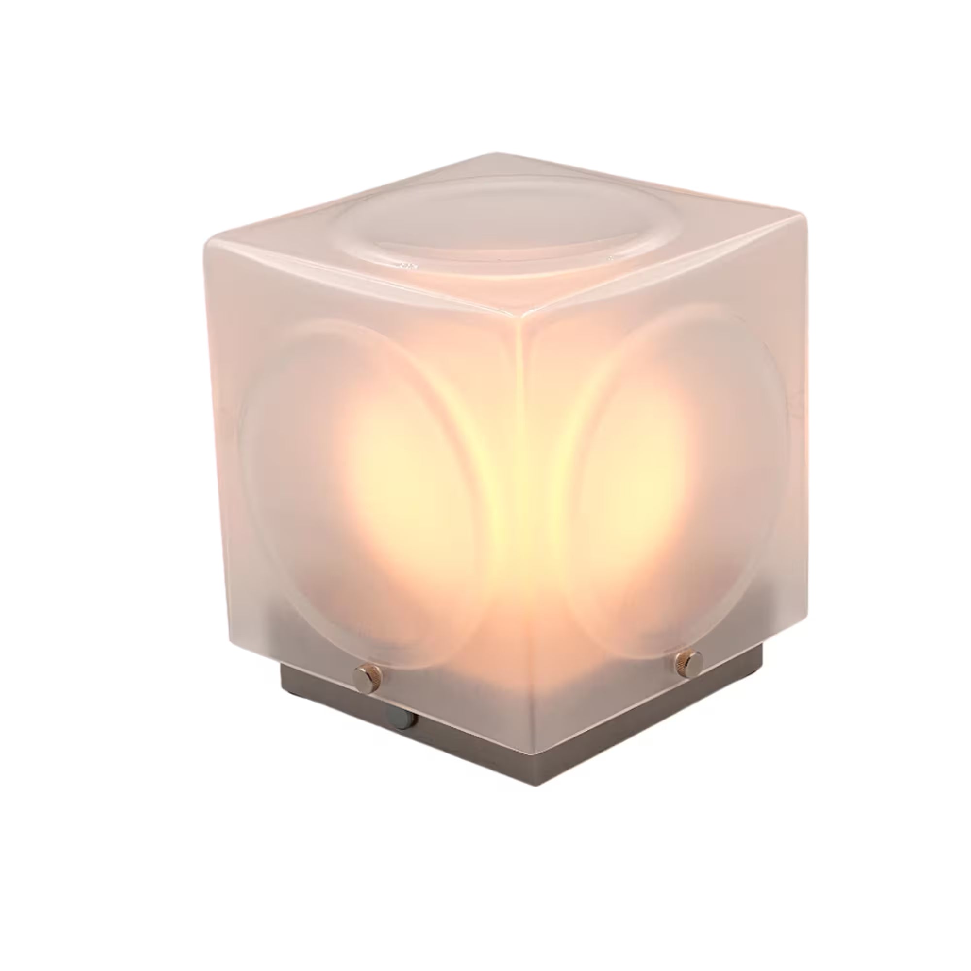 Draagbare lamp CHANT met een matte kap en een zilveren voet.