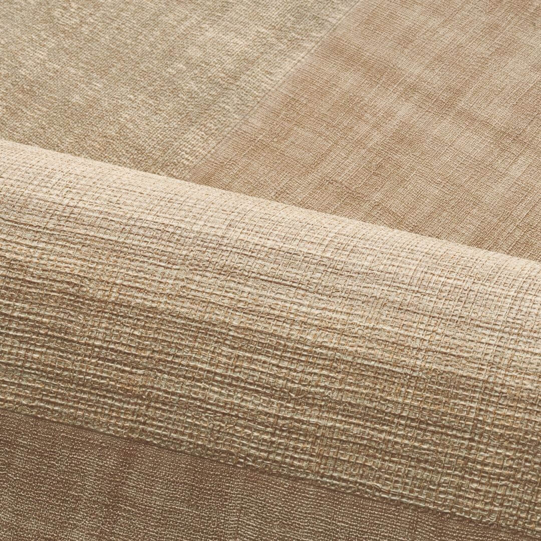 Geometrische patchworkstructuurtapijt dat stof imiteert MESTIZO - MORDORÉ donkerbeige